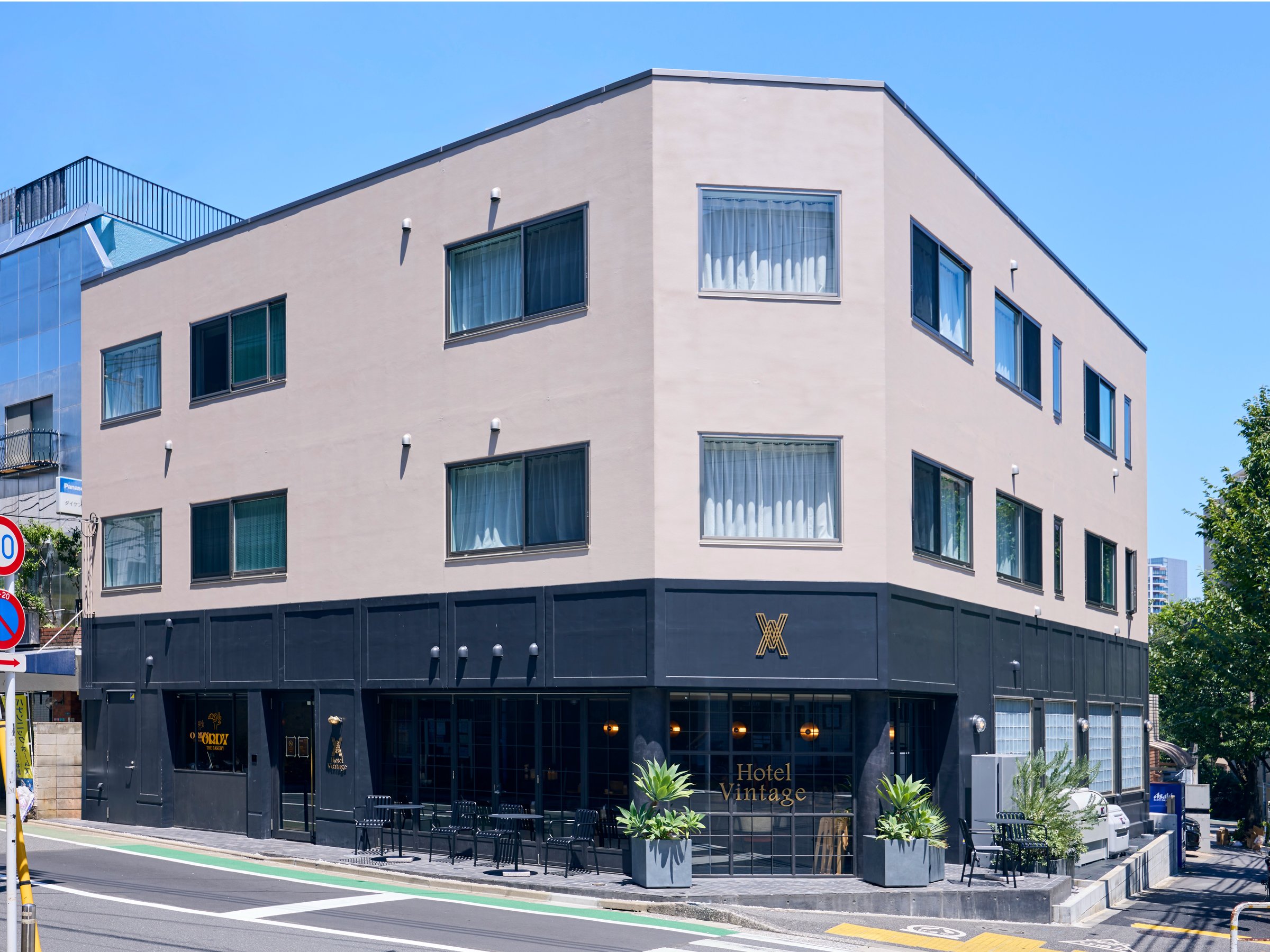 �ՐÂȏZ��X�̒��ň�ۖڂ������O�ς������ł��B