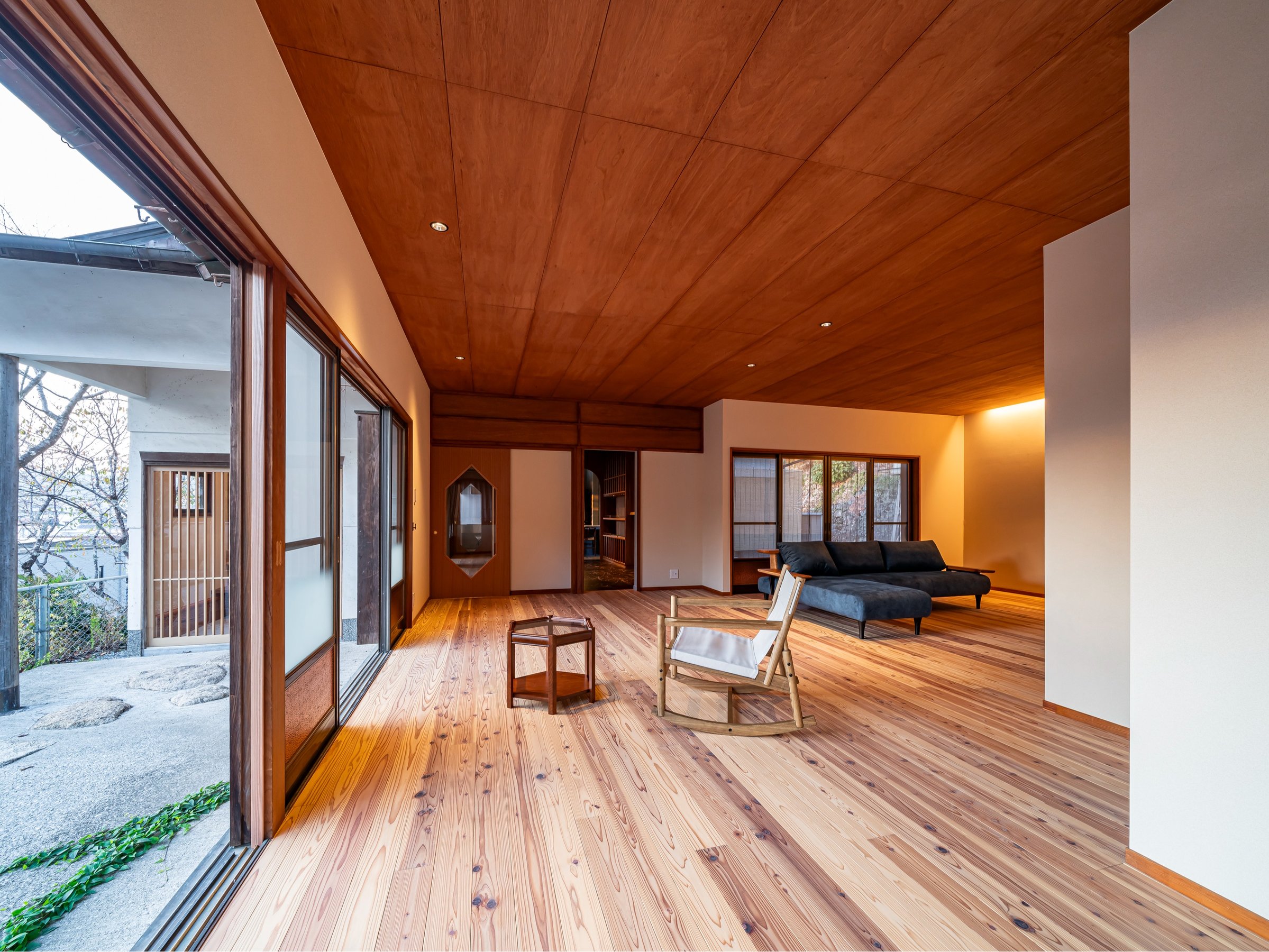 �L�X�Ƃ������r���O���[���ł́A���̖؂𗘗p���Ă���A�ق̂��ɍ��邨�����ł��낢�Œ����܂��B