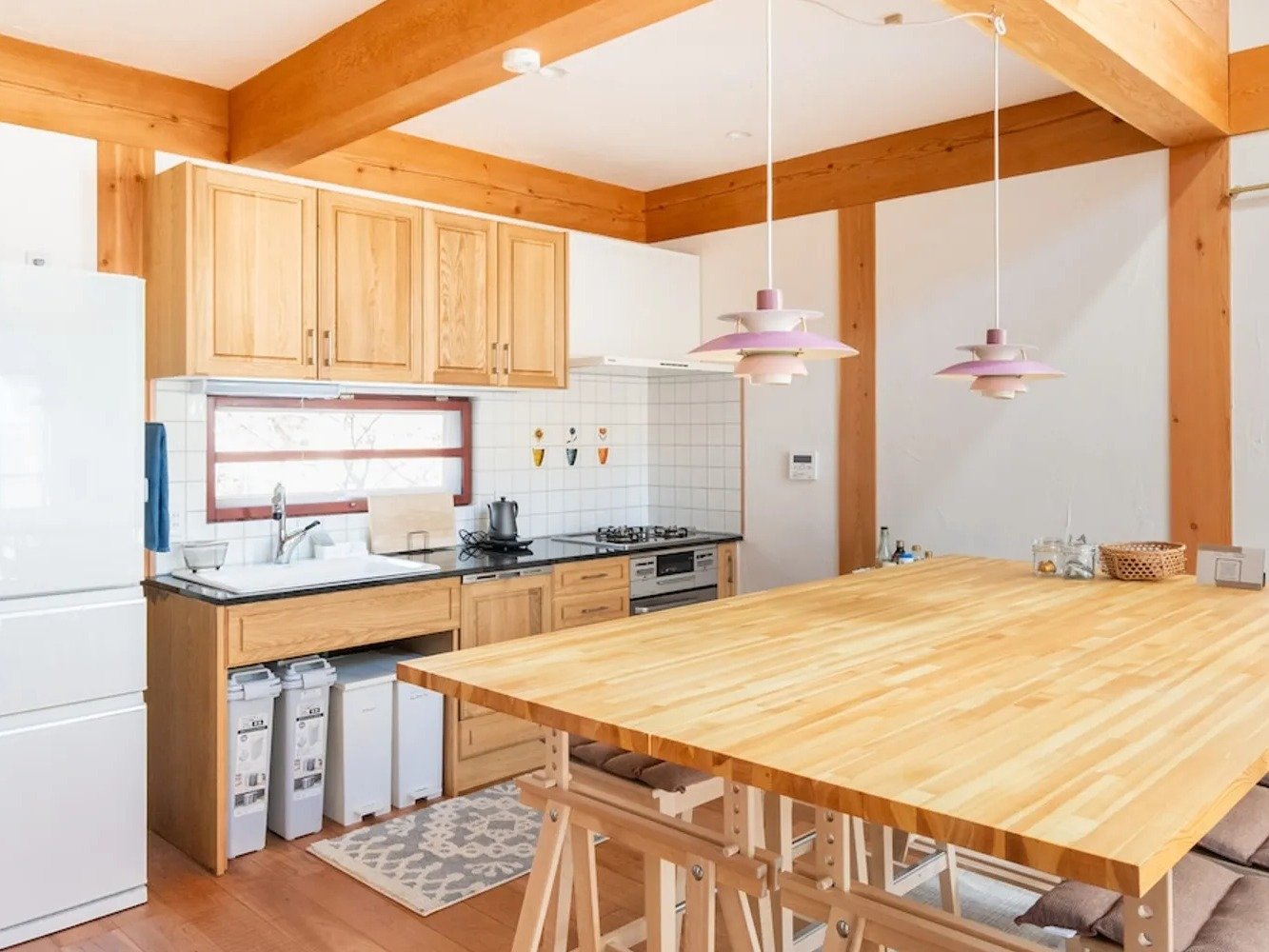 ���g�[�ƒg�F�A���O�T�E�i������A�ő�10���܂ŉ��K�ɑ؍݂ł��܂��B