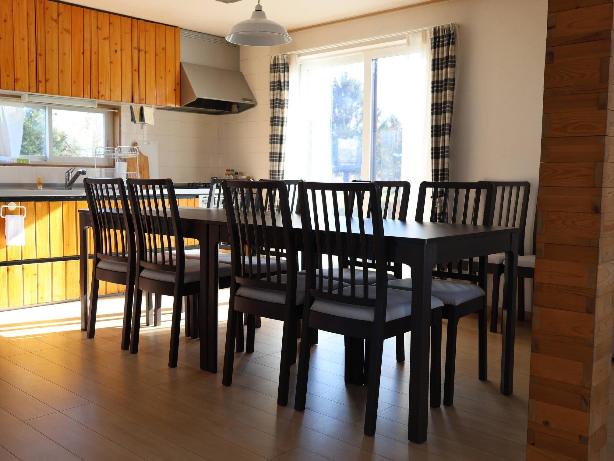 �������Ƃ��H�����Ă���������_�C�j���O�e�[�u���B