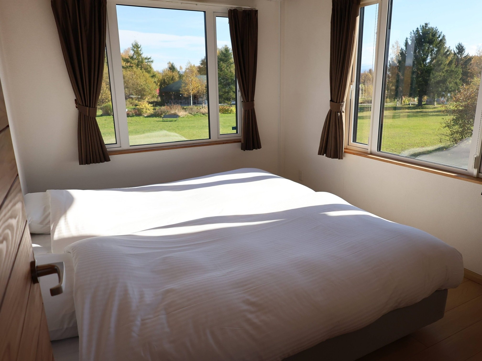 ��Q���ɂ͂Q��̃x�b�h��ݒu���Ă��܂��B