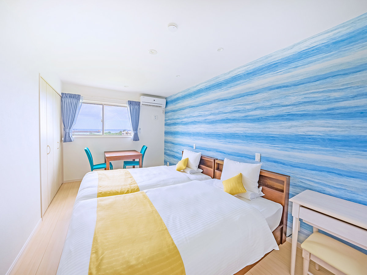 �x�b�h���[���A