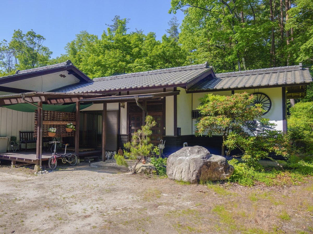 �a���Ɨ���������Salon�ł��B���Ԍv4�䒓�Ԃ��������܂��B