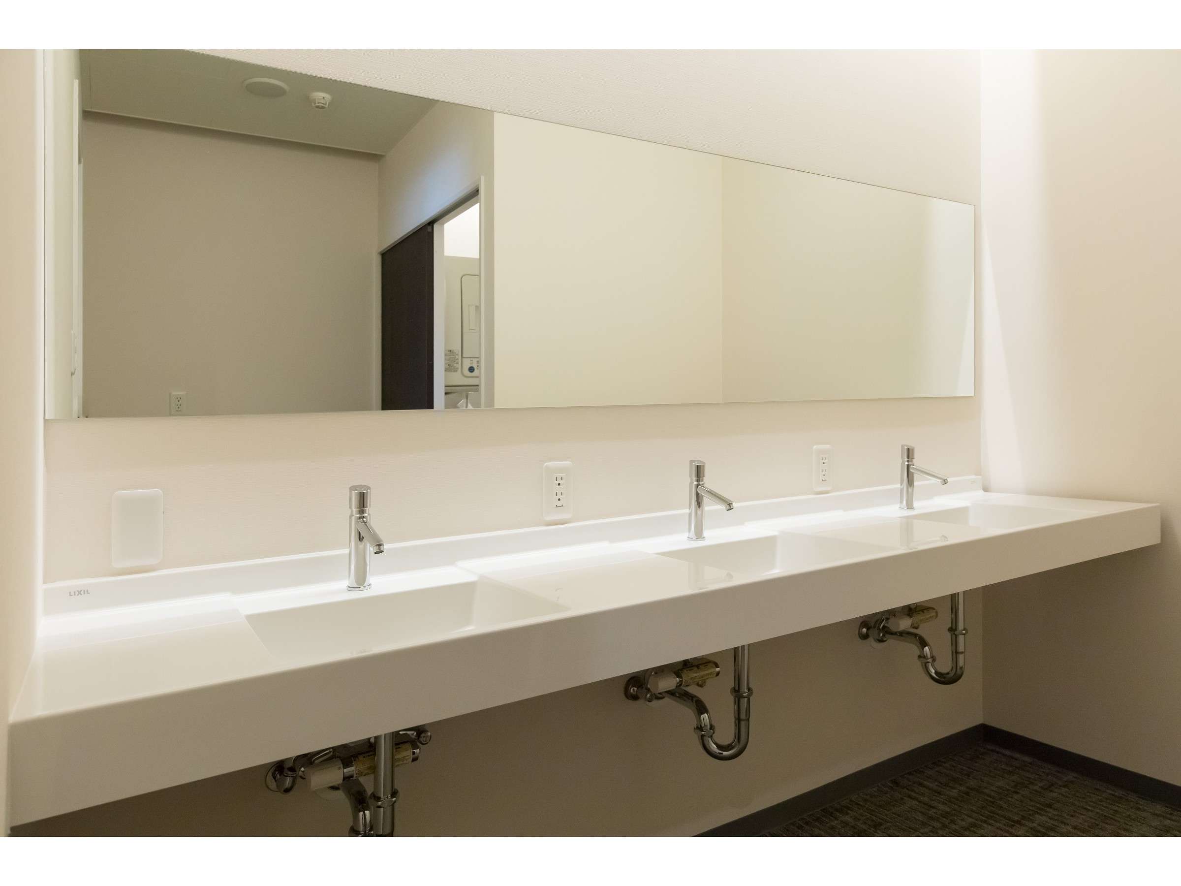 ���ʑ�͒j���p�A�����p�ɕ�����Ă���܂��B