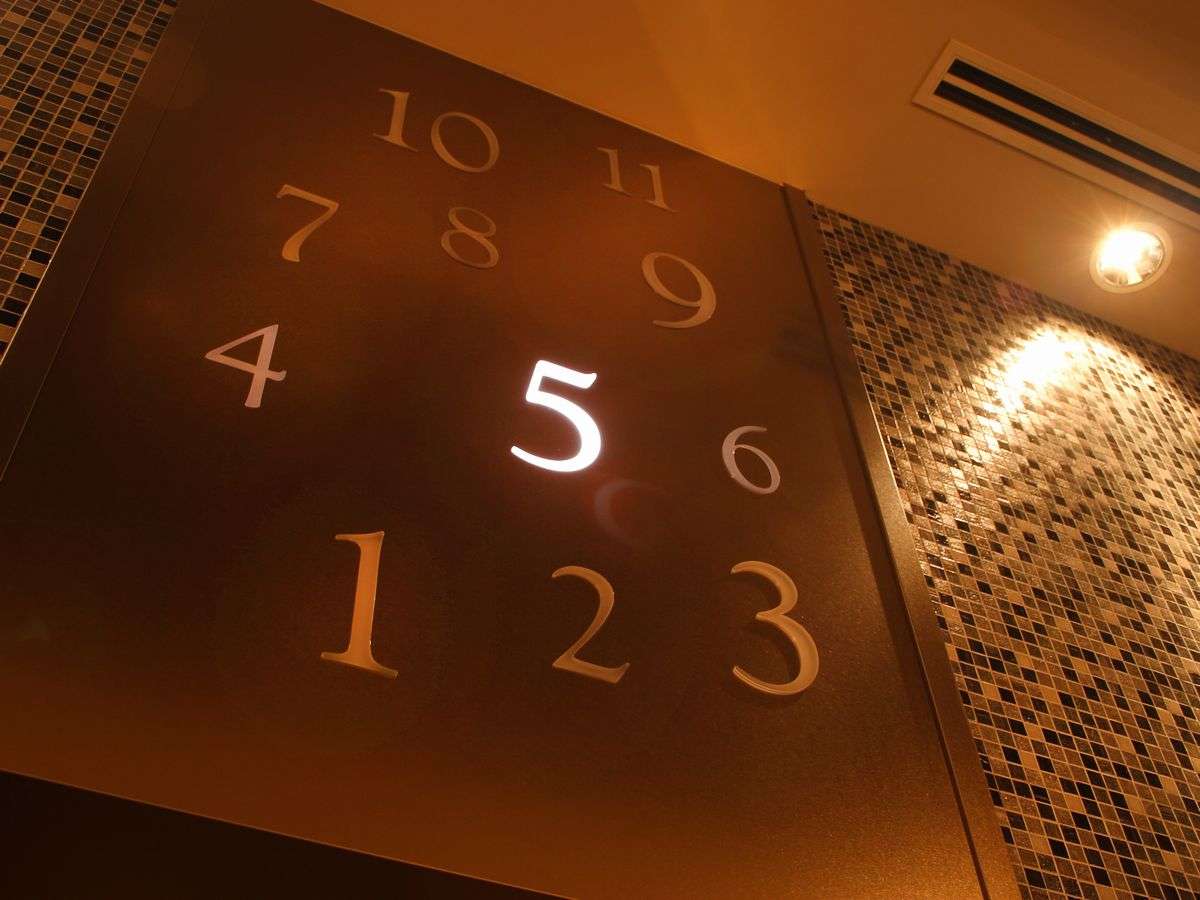 �G���x�[�^�[