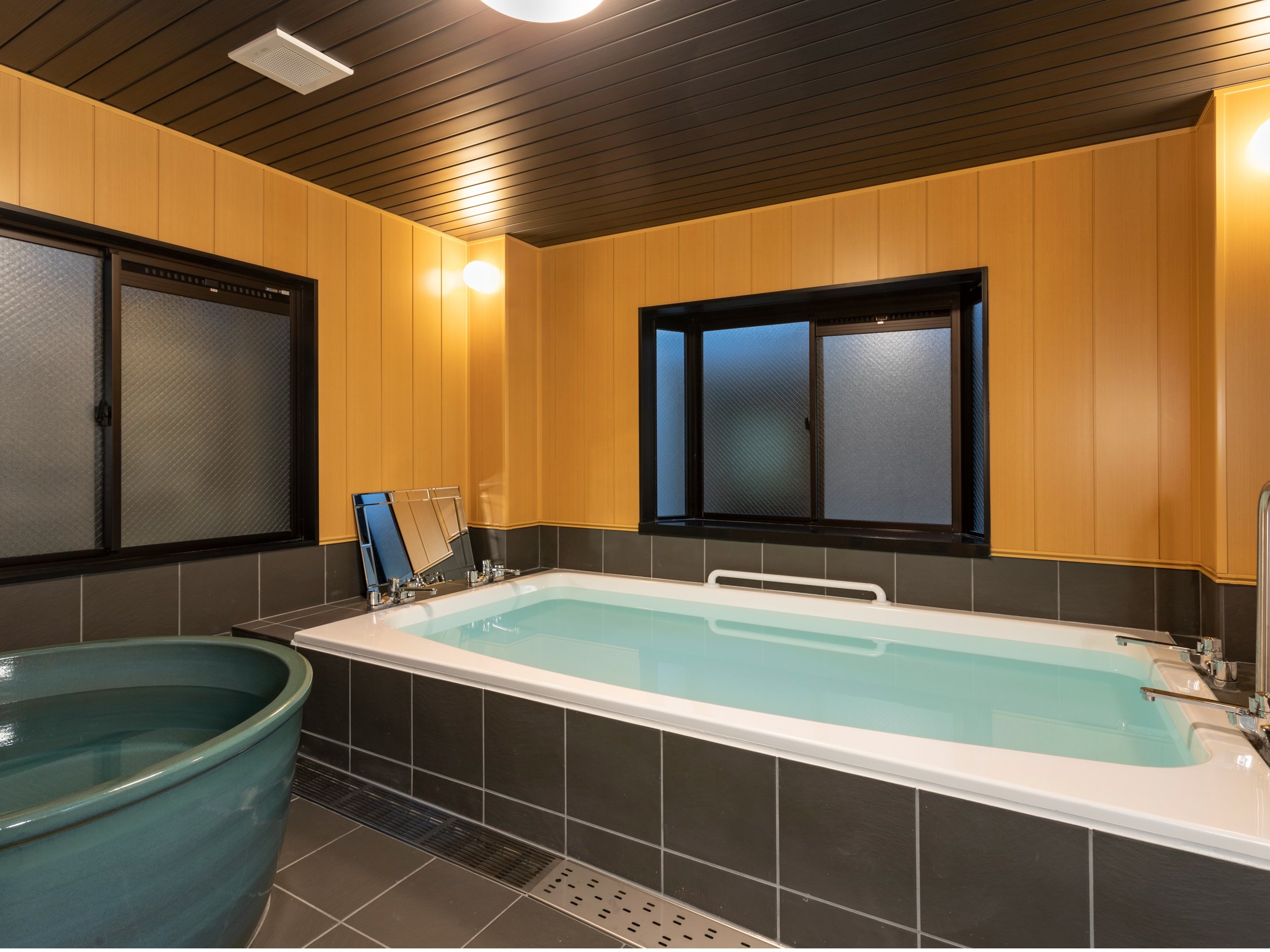 1F�嗁��i�����C�j