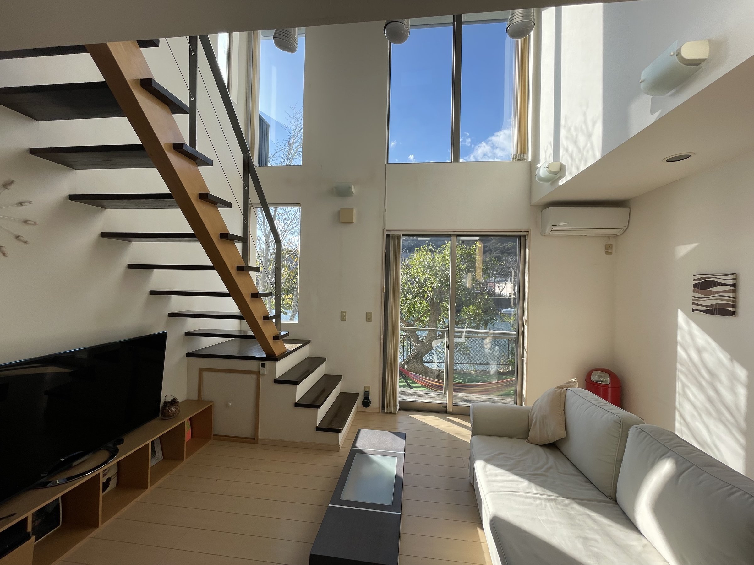 �傫�ȑ��ŊJ���I�ȃ��r���O���[��