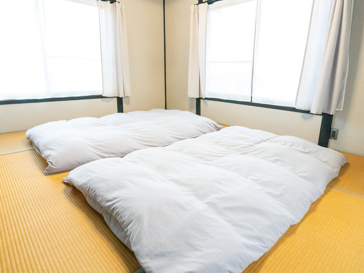 �E�y�������z�z�c��3�g���p�ӂ��Ă���܂��B2�ʂ̑���������������ޖ��邢��Ԃł�