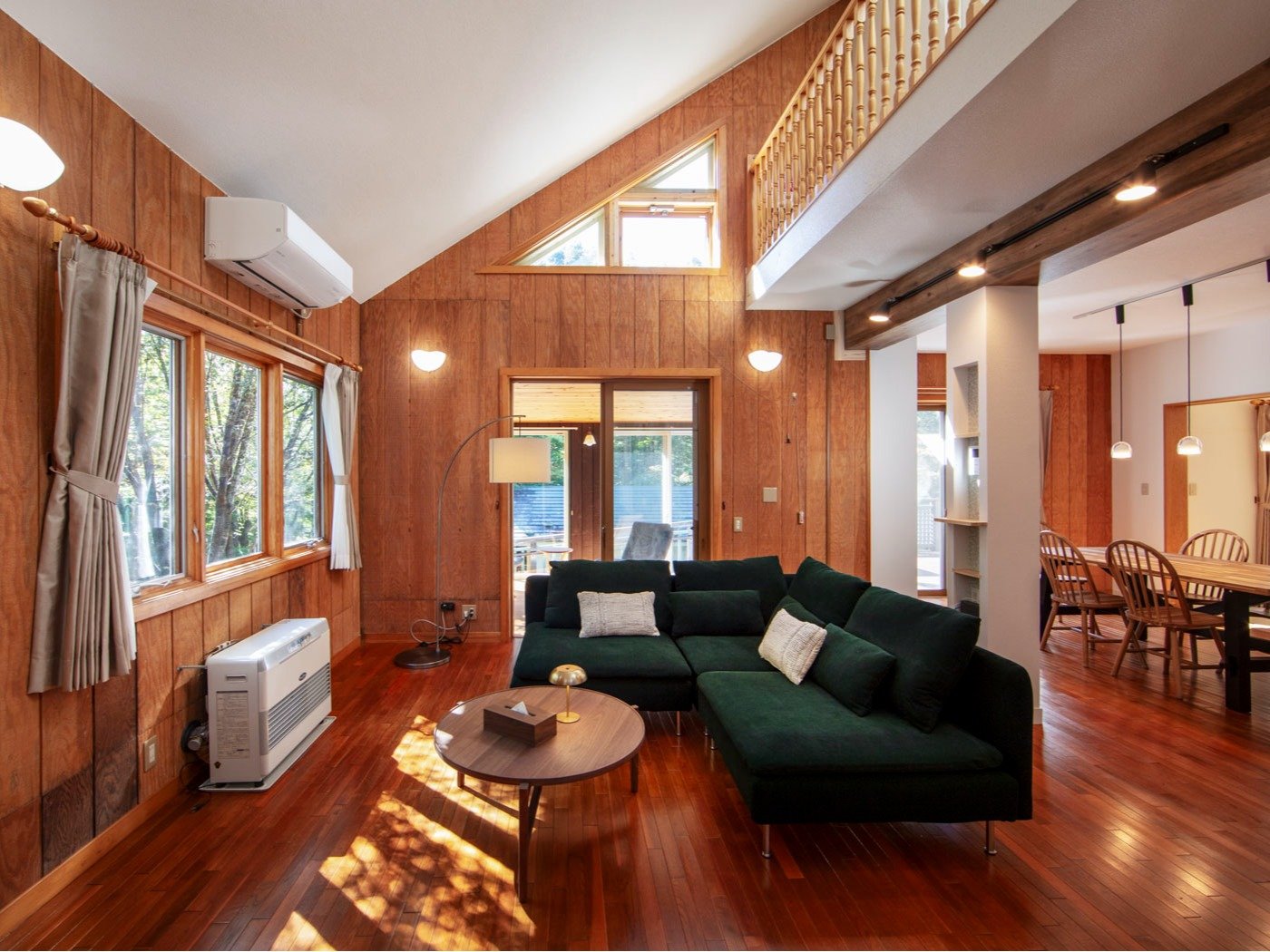 ���r���O