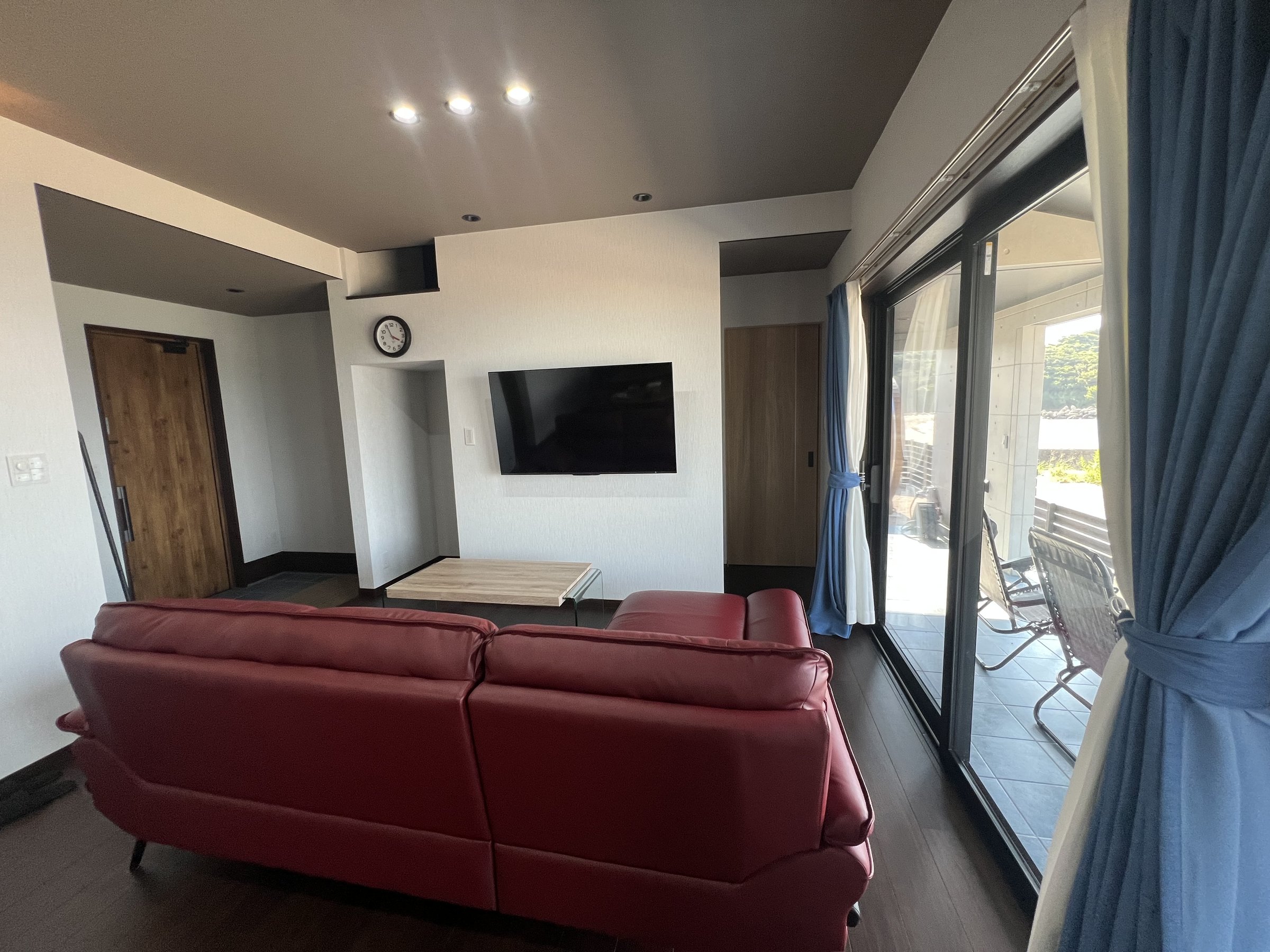 ���r���O