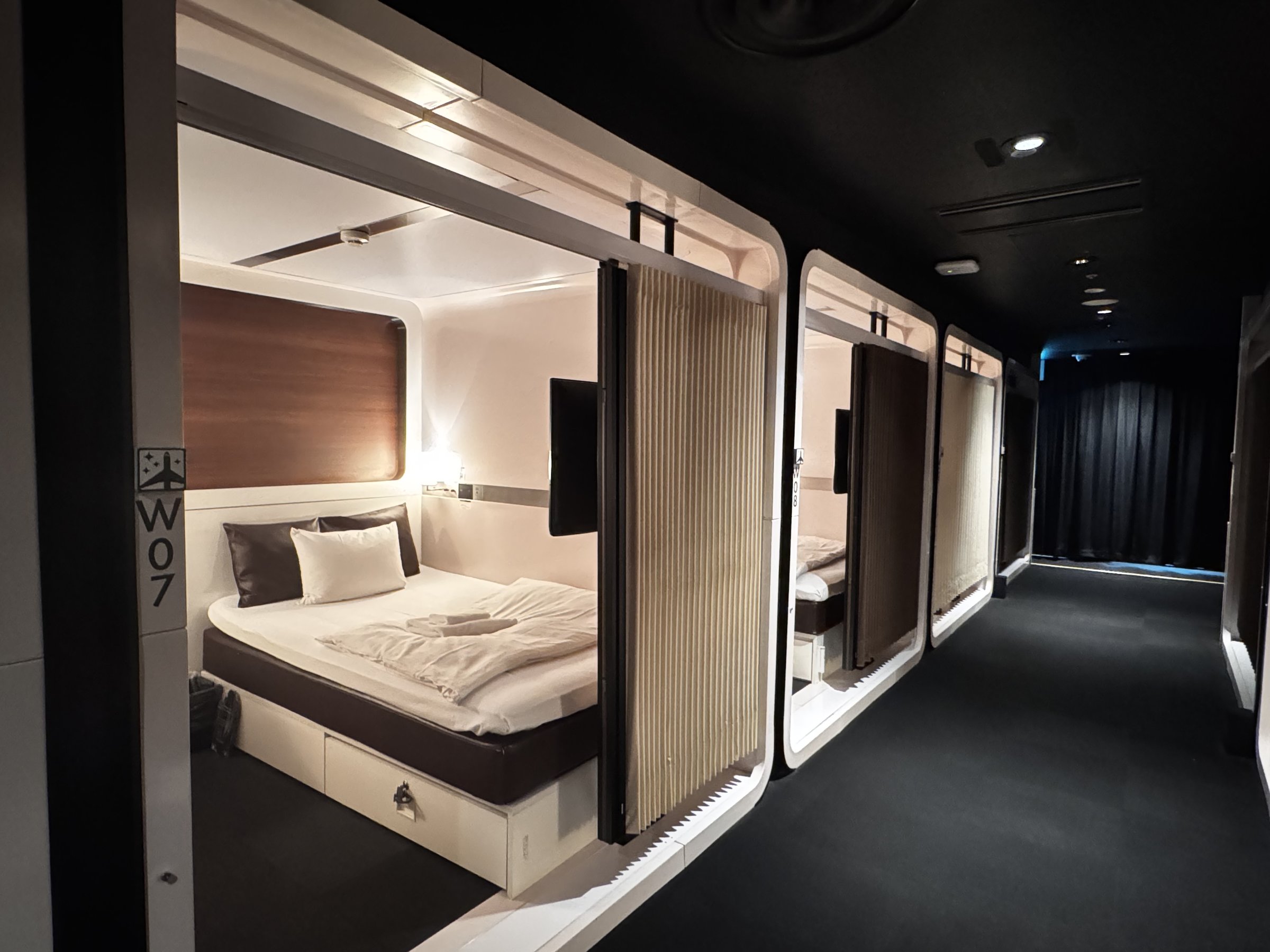 �t�@�[�X�g�N���X�L���r��