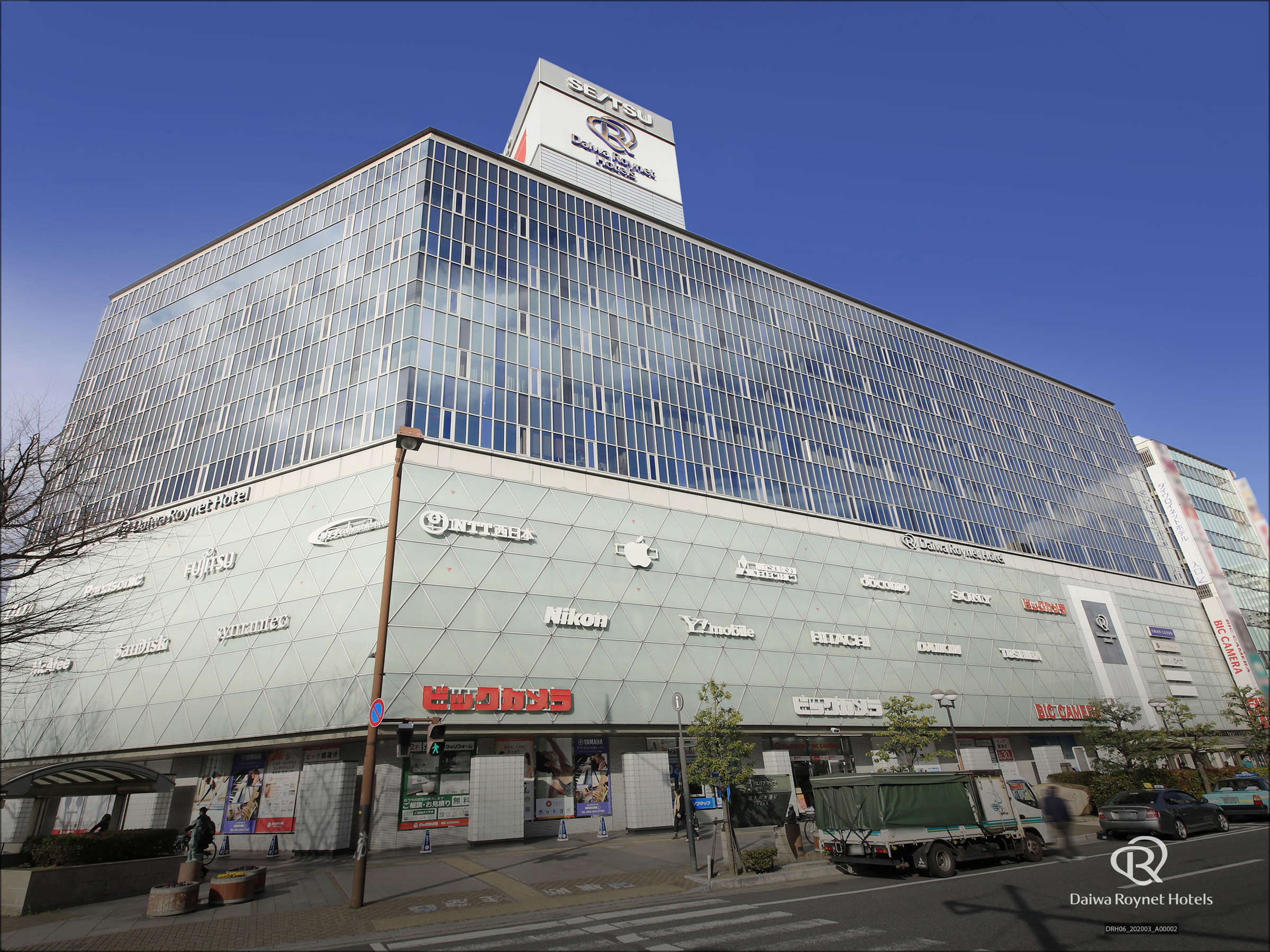 ���O�ρ��w���瓍���Y��ʂ艈���܂Ői�ނƃz�e���Ŕ��m�F���������܂��B