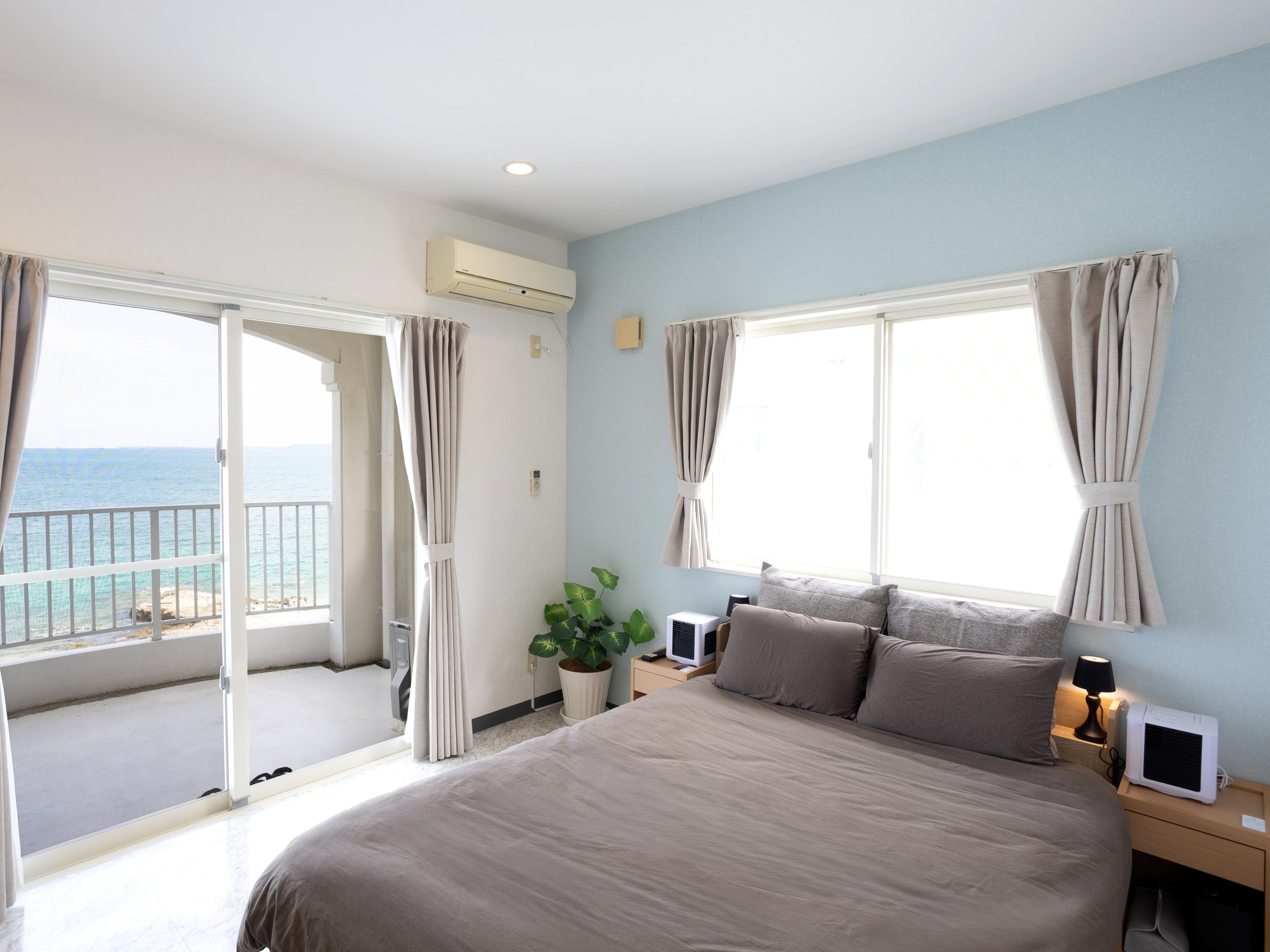 �E�y�x�b�h���[���z�x�b�h�Ŋ����Ȃ���C�𒭂߂���_�u�����[��