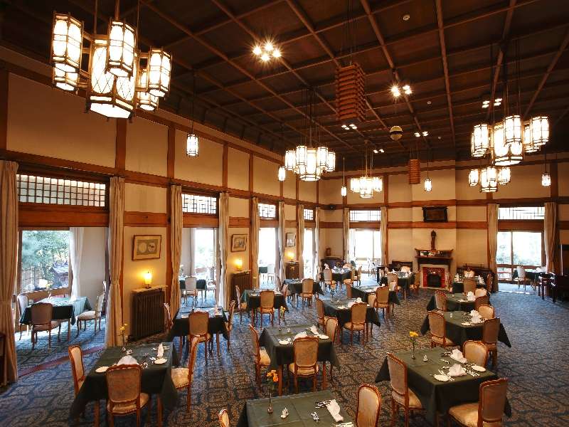 奈良ホテル三笠の和風シャンデリア