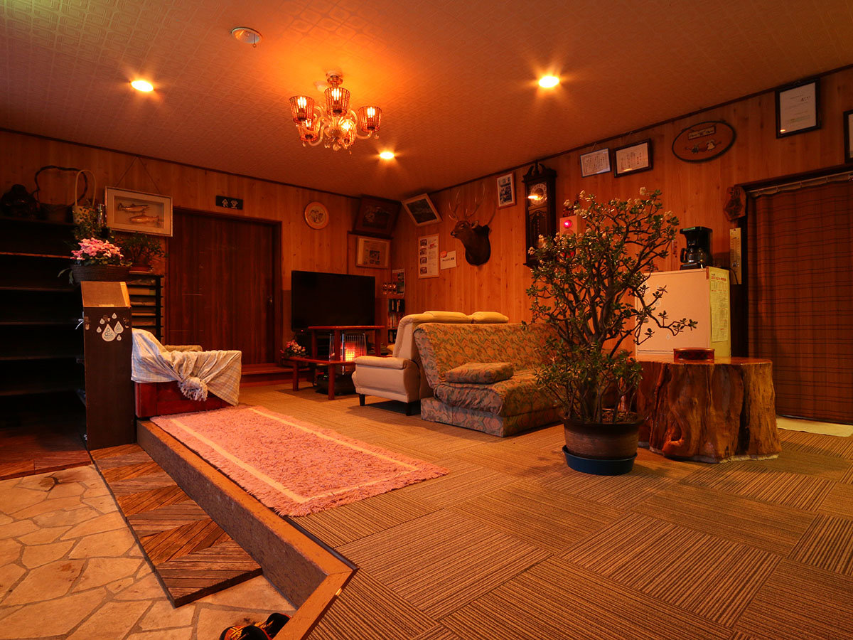 �ٓ��̗l�q�`�G���g�����X�`