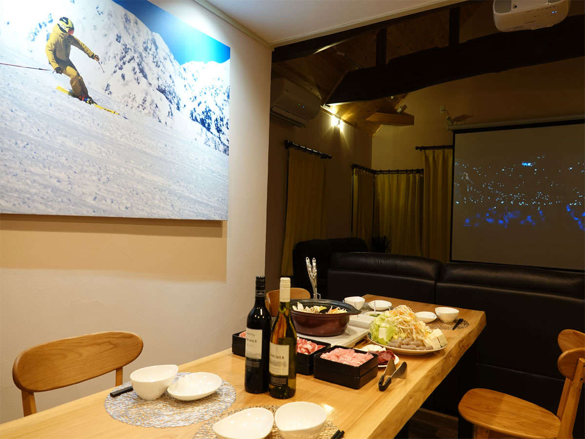 �y�����ԉ�VILLA�z���N���C�j���O�V�[�g�ɍ����ăv���C�x�[�g�f��ق̂悤���ґ�ȋ��