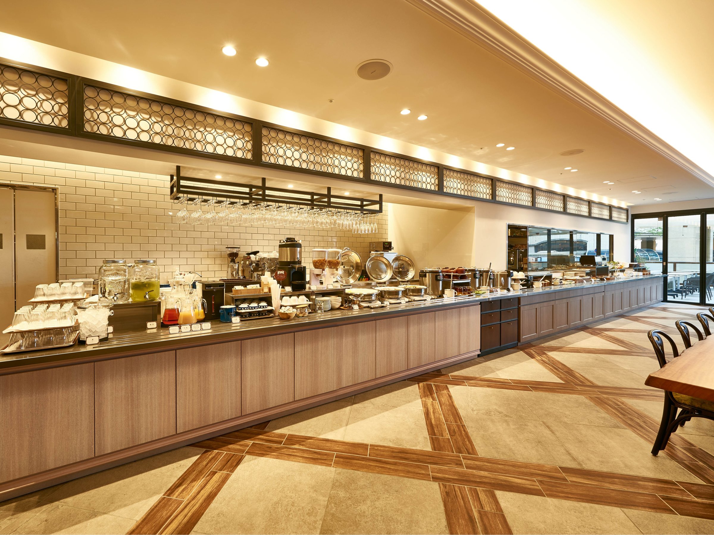 �}�O�l�b�g�J�t�F�|���^�{�i�I�ȒY�Ώė������y���߂�A�z�e���N�I���e�B�̃J�t�F���X�g�����B