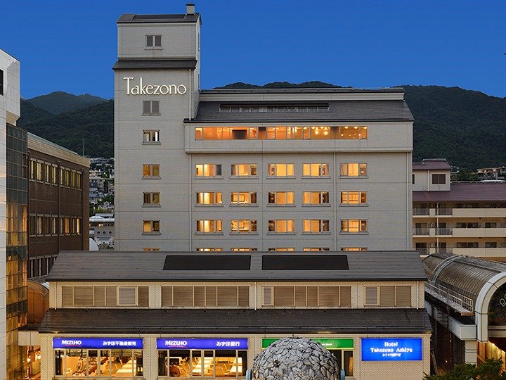 �z�e���|������