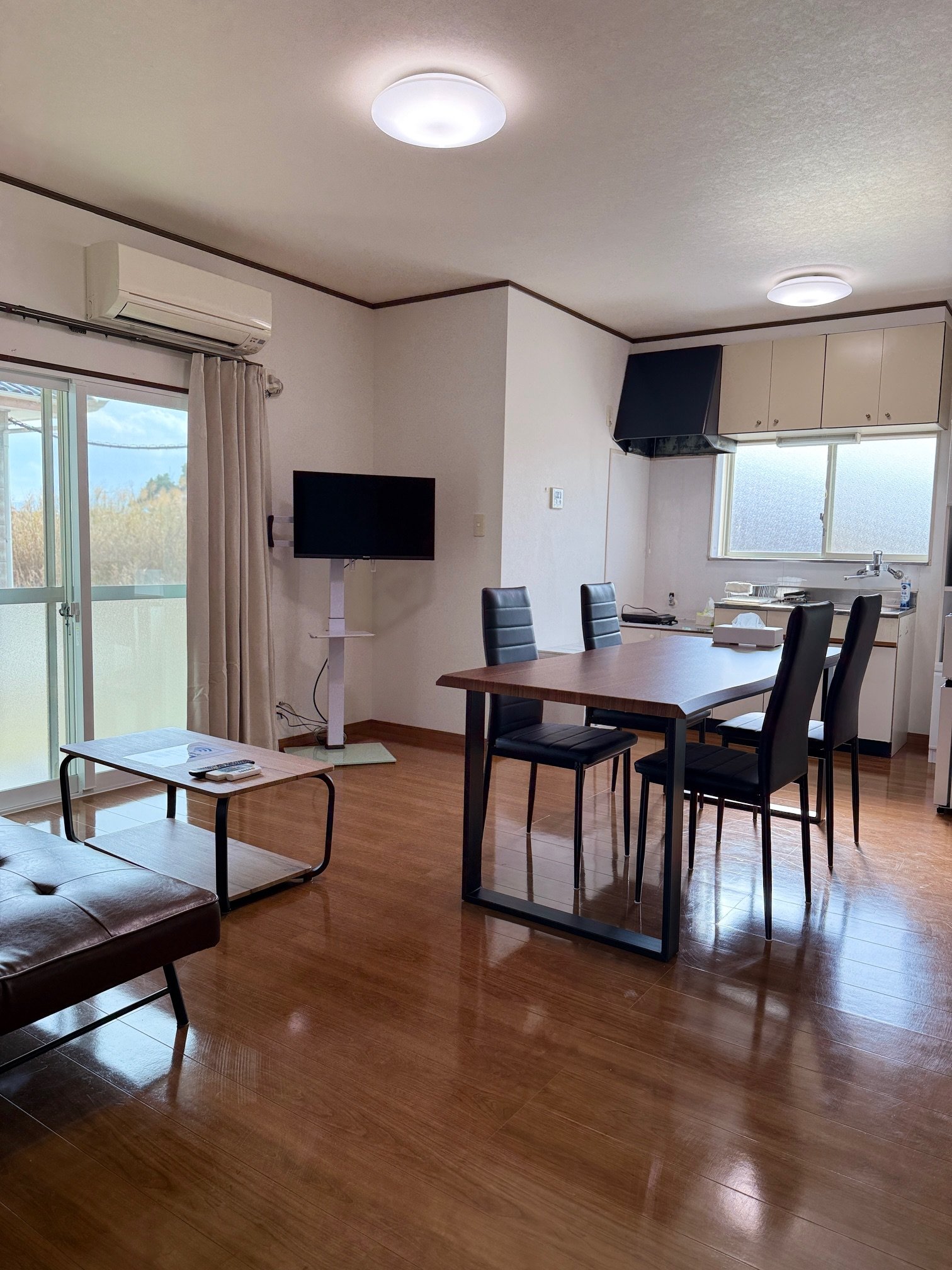 ���r���O