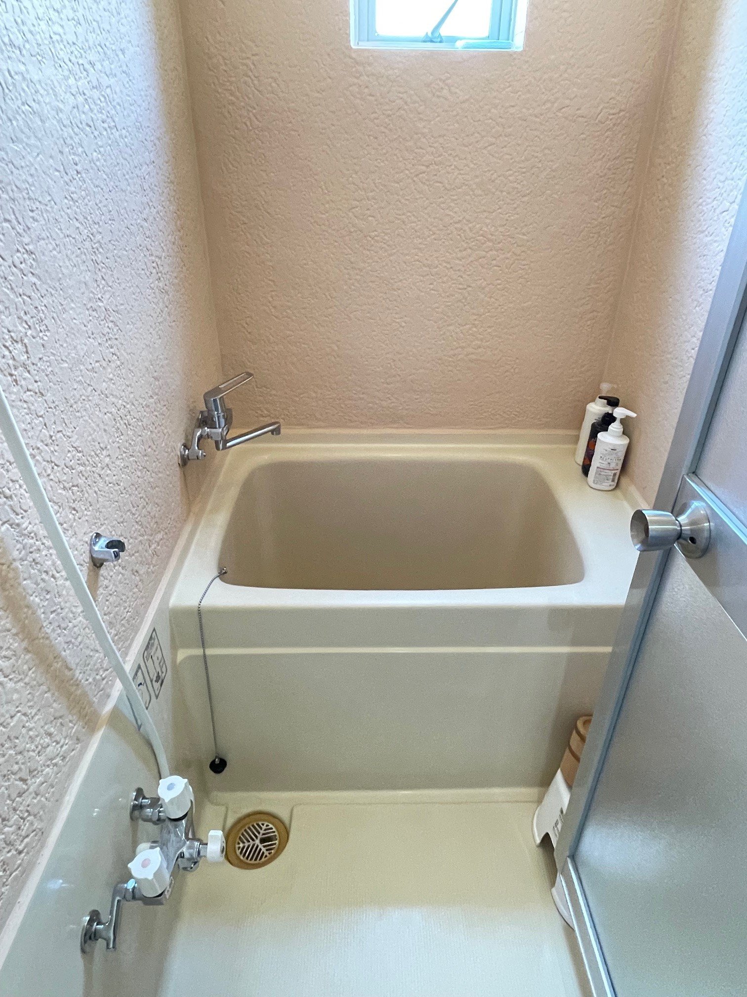 �o�X���[��