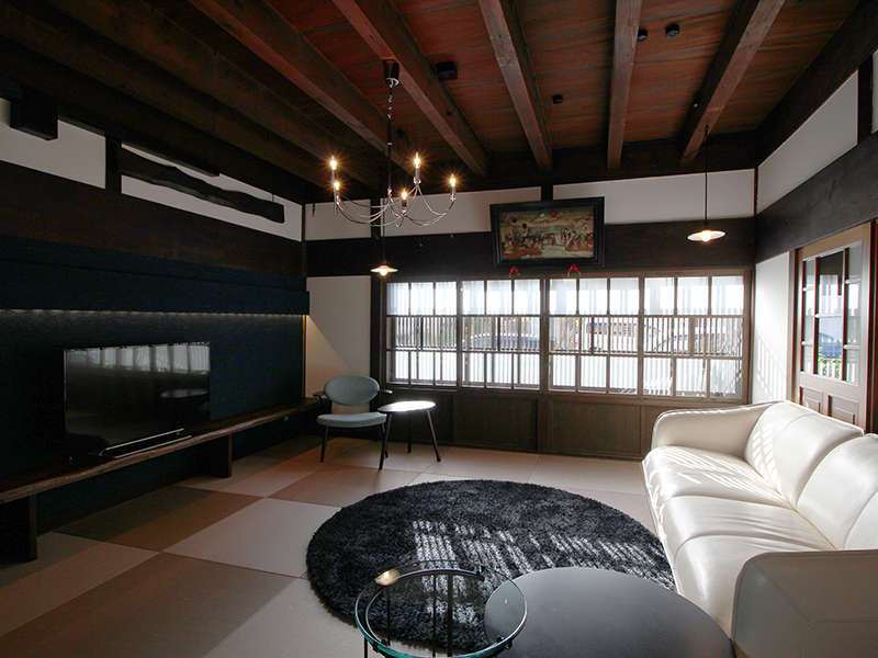 ���r���O