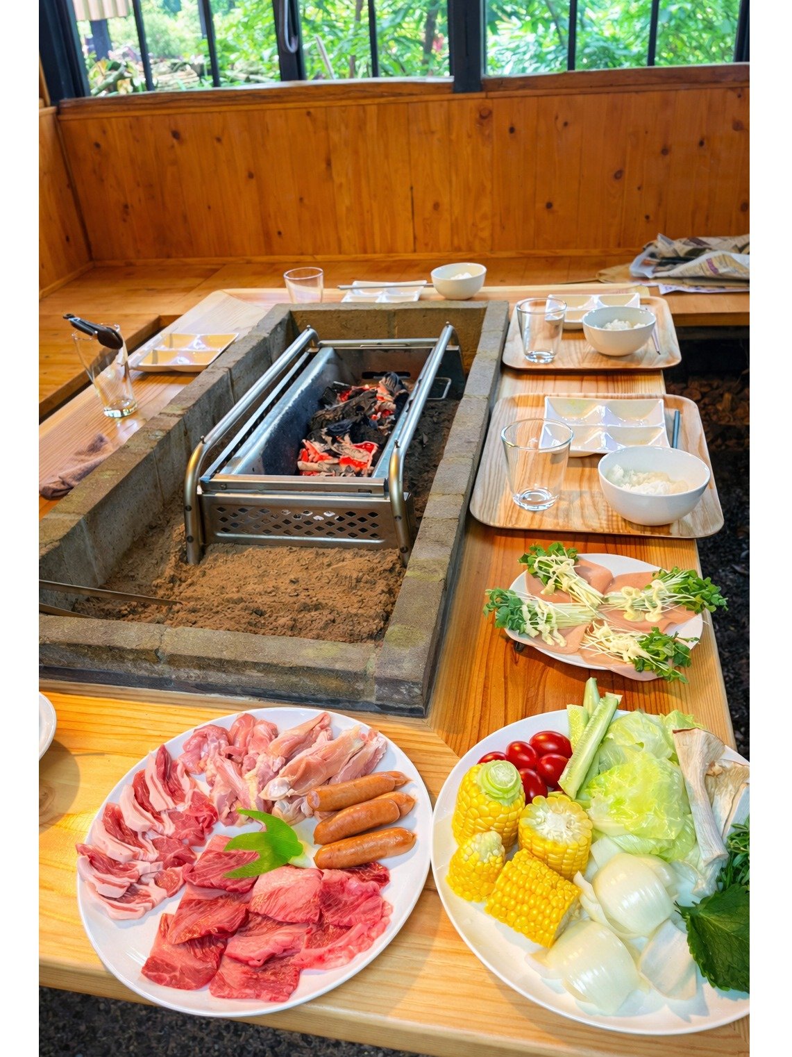 �����t���͘F��BBQ�����B�Ƒ��ň͂ޒY�΂̎��Ԃ�����B