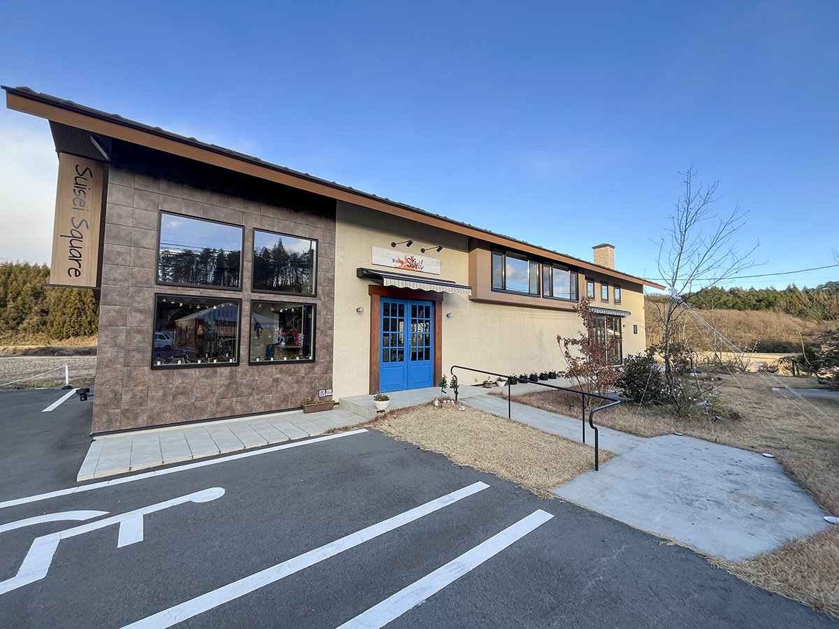 #Bistro le Soleil�@���X�g�����Ɠ��������̎{�݂Ń`�F�b�N�C���ƌ��̎󂯓n�������Ă���܂�