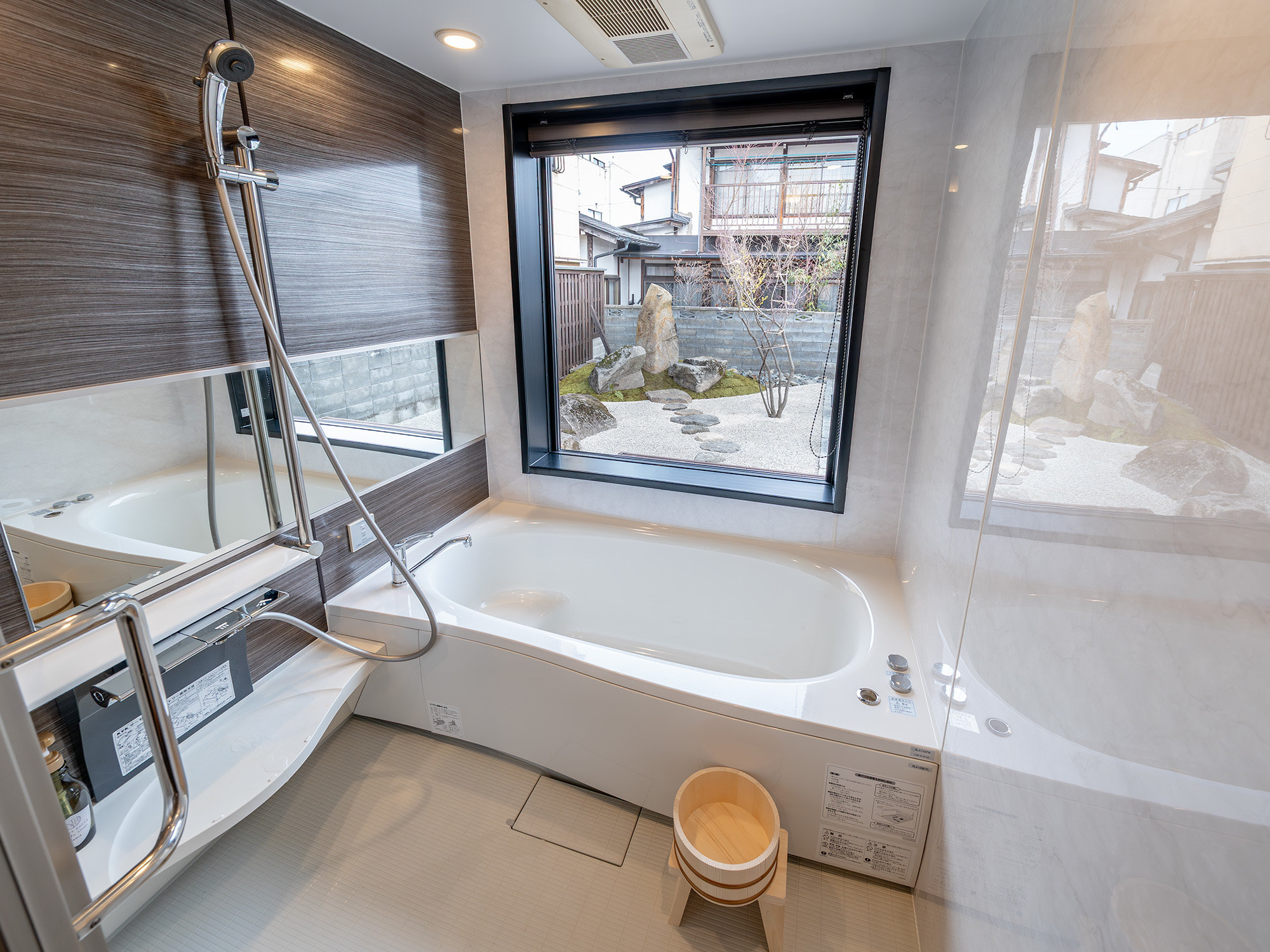 ��������Β��]�ގ����̓����݁B����������o�X���[���B���̔���D��ɖ��₵�܂��񂩁H