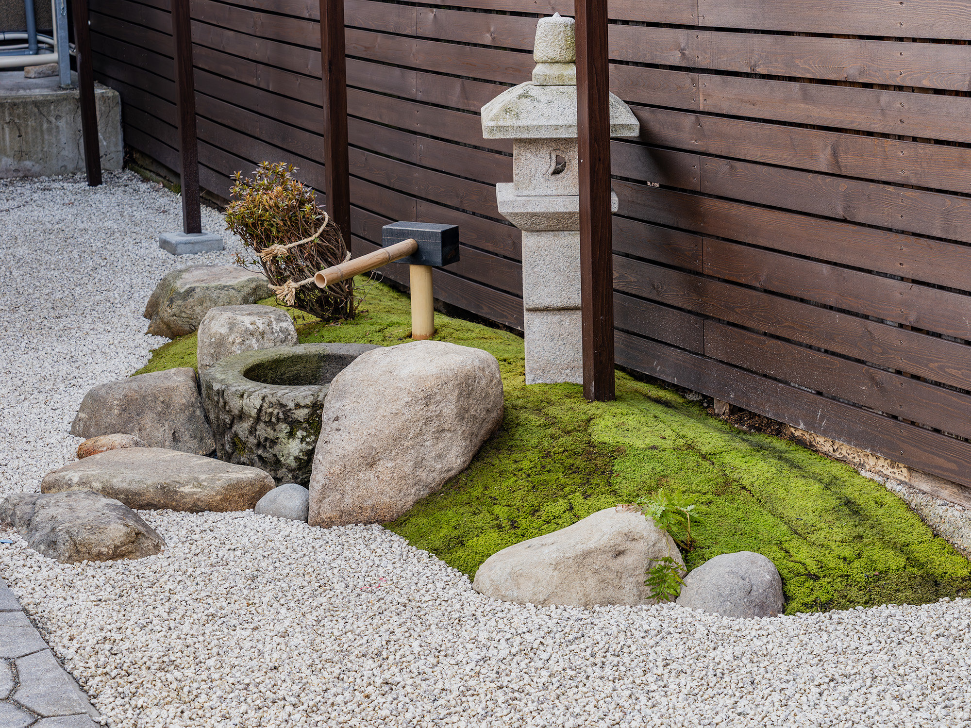 ������Y�ꂳ���Ă����{�i�I�ȐΒ�B�����Ȃł������ƍ������낵�A�l�G�̈ڂ낢�������Ă݂܂��񂩁H