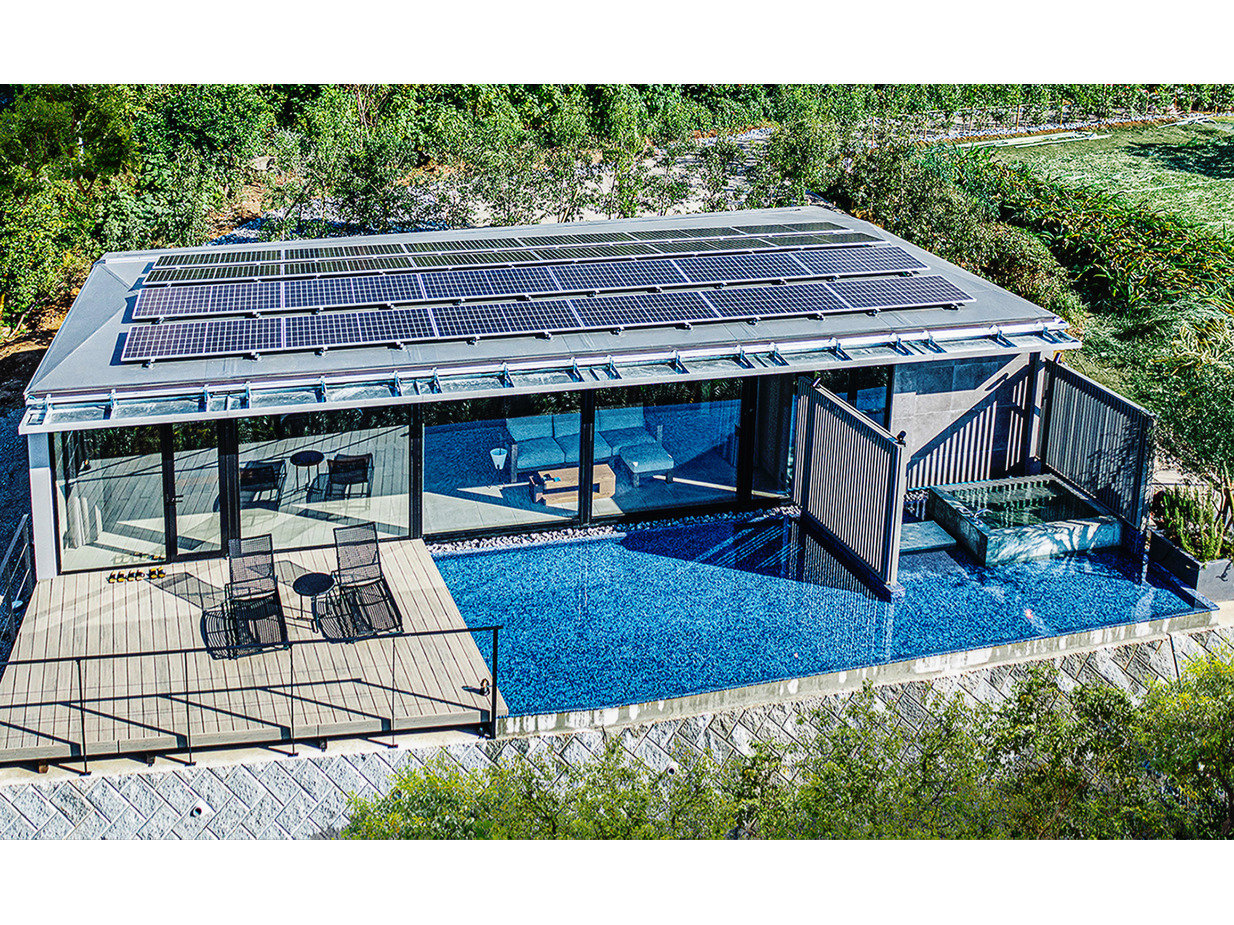 �e���X�Ɍ�����̂͐��Ղł������܂��B�܂�ŊC�Ƒ����Ă���悤�ȕ��i���������������B