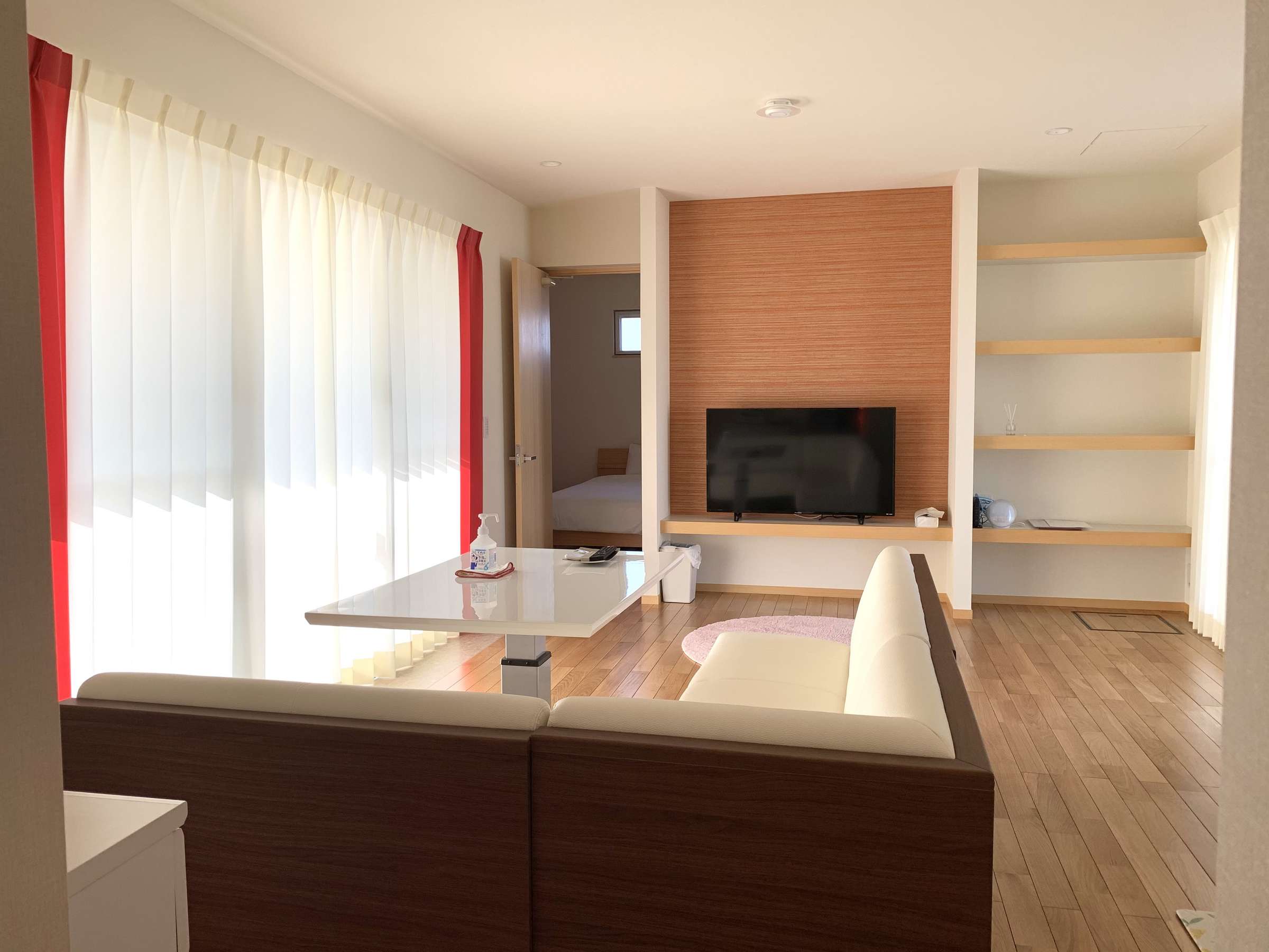 ���r���O