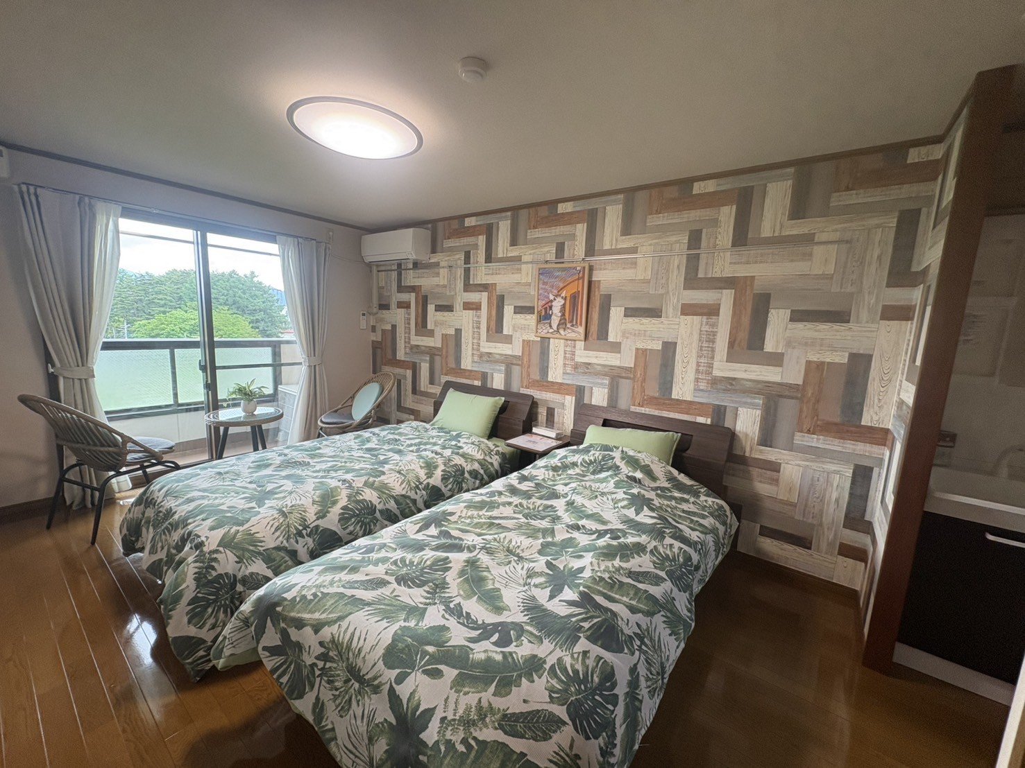 �A�p�[�g�����g�^�C�v�o���R�j�[�t���̂������ł��B