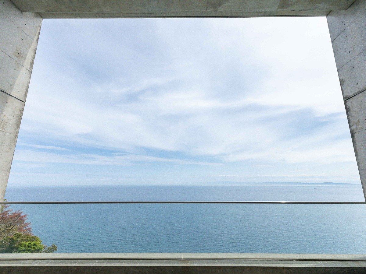 �y���r�[�E�e���X�z���X�̌�����Y��A���₩�Ȏ��Ԃɐg���䂾�˂āB