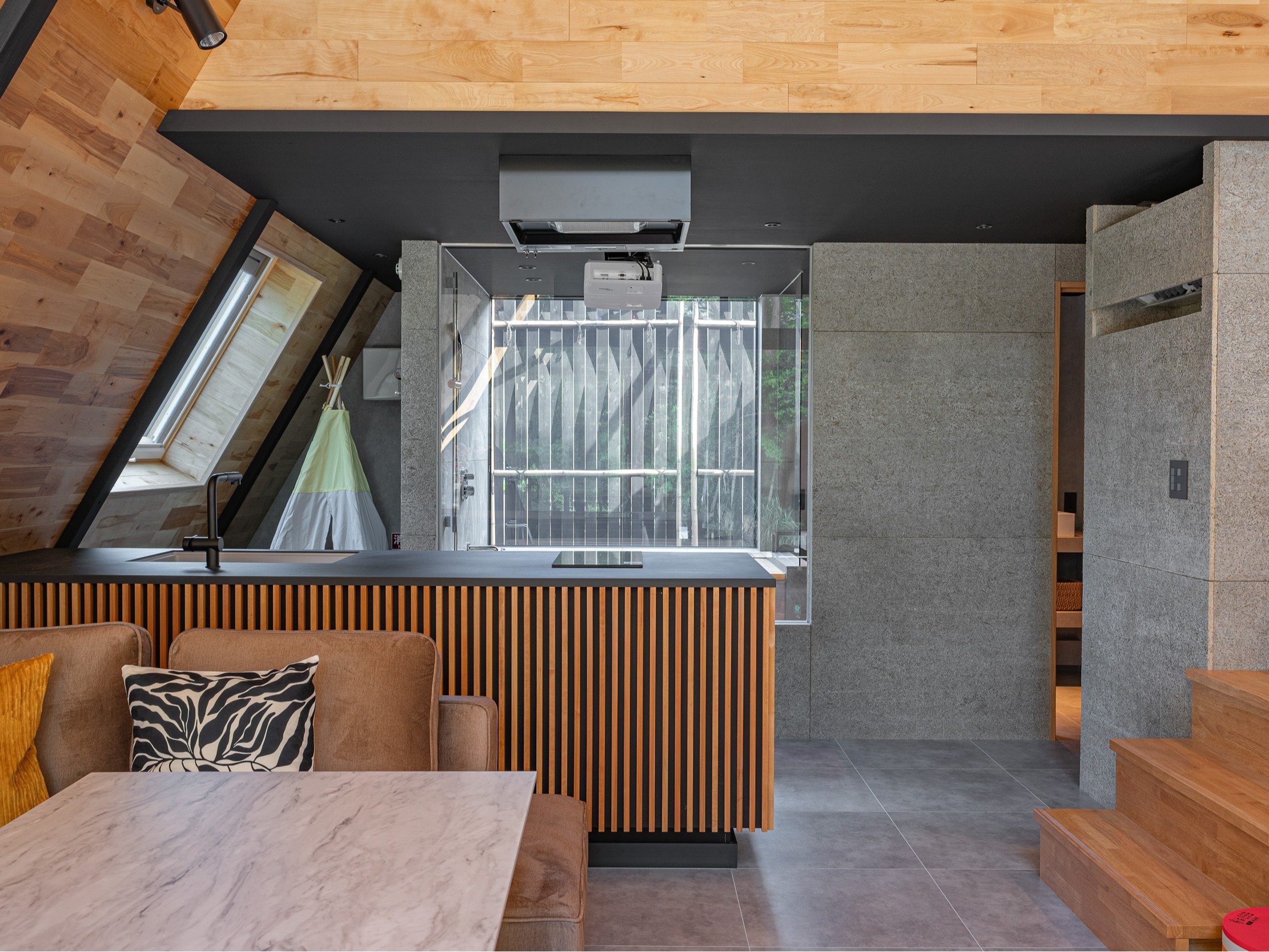 ���r���O