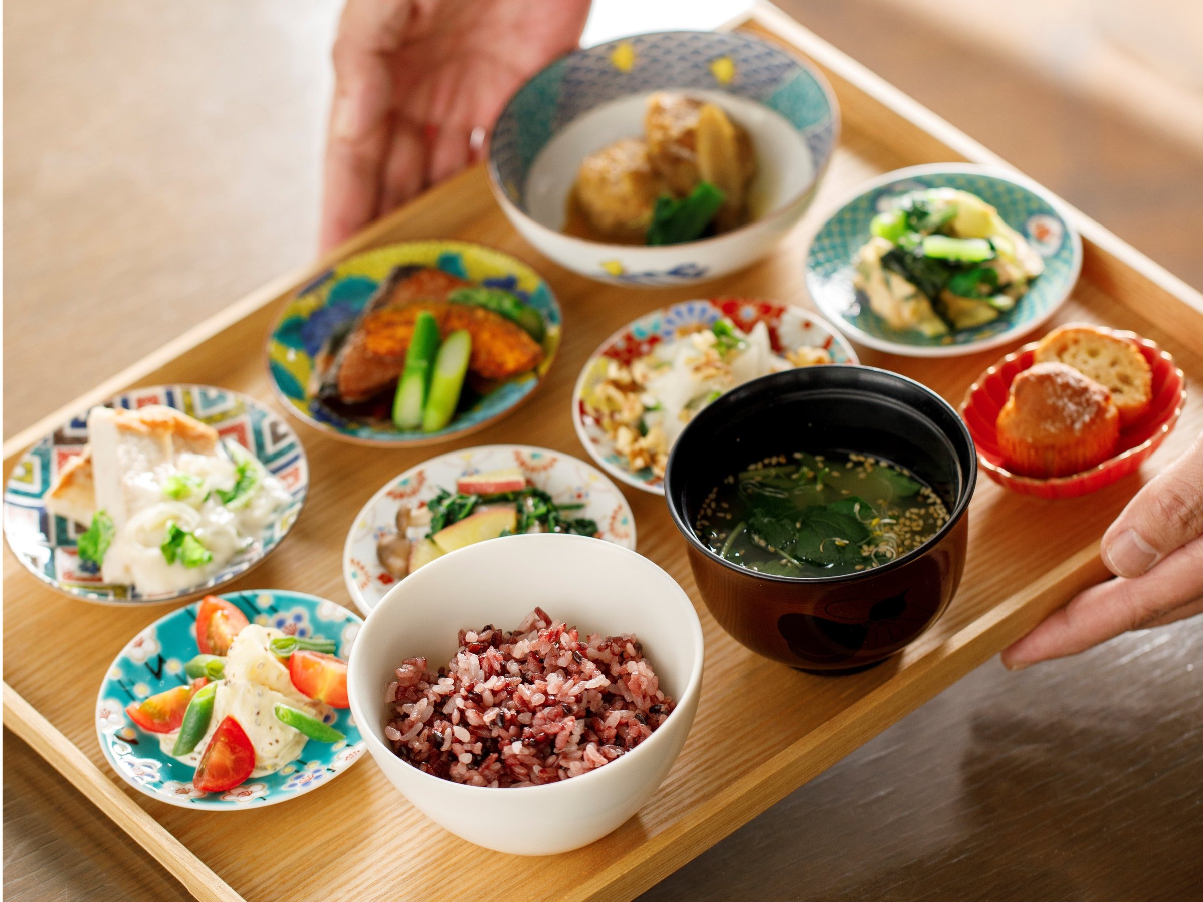 �^�j�^�J�t�F�ƃz�e�����R���{�����g�̂ɂ₳������O���u�b�t�F�̗����ɂ͊܂܂�Ă���܂���