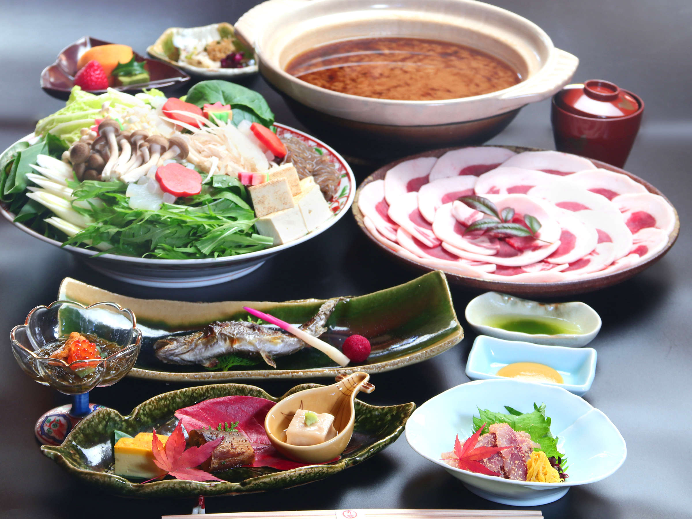 �y�ڂ�����ȁz�R�̂����������W�߂��A����̃��C���i�b�v�ł���