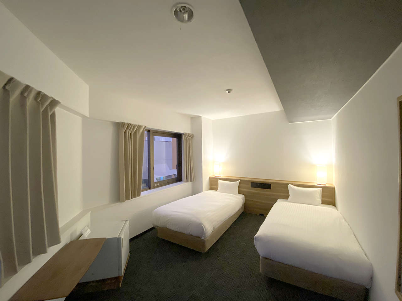 �y�X�^���_�[�h�c�C���z�@�@WIFI�����@�A���j�e�B�[��