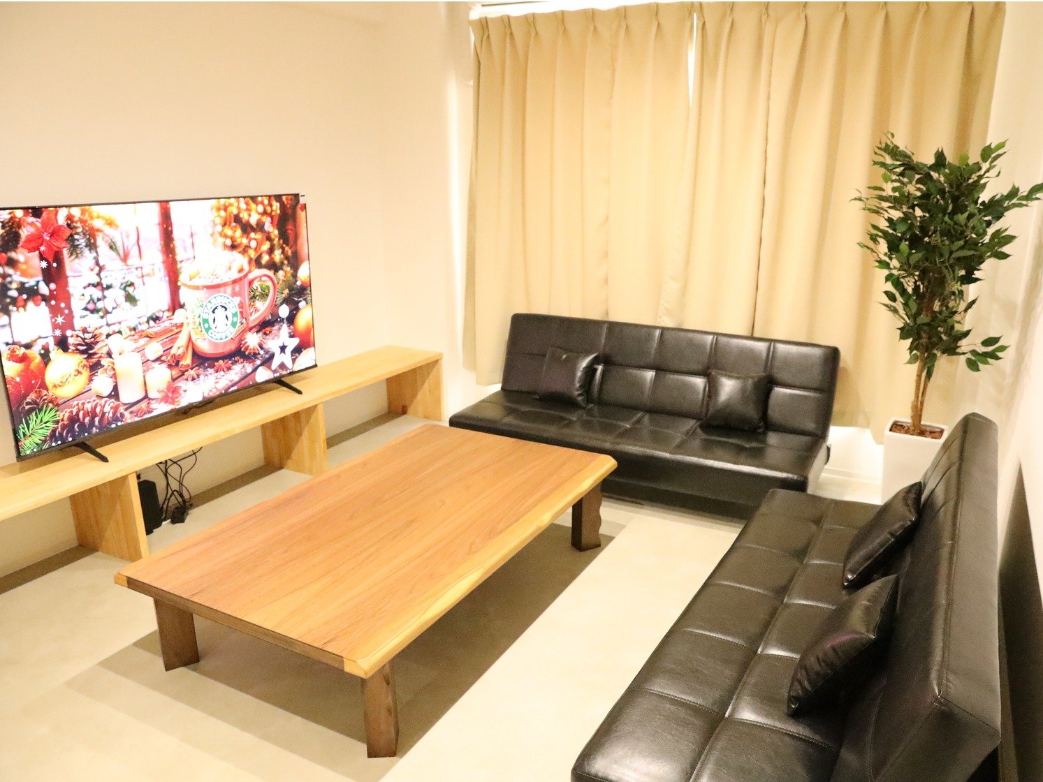 ������̃\�t�@�[�̓\�t�@�[�x�b�g�Ȃ̂Ńx�b�g�Ƃ��Ă̂����p���\�ł��B