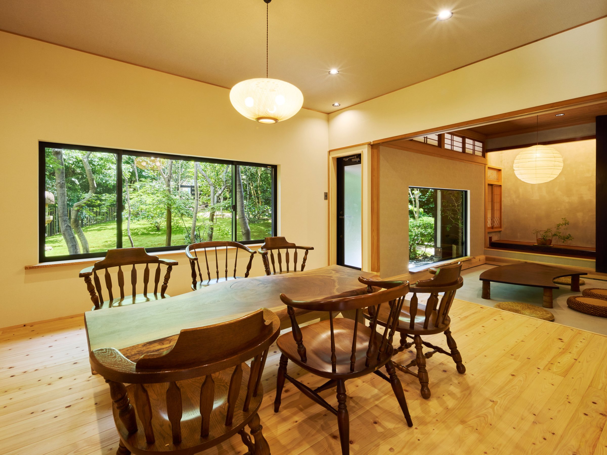 ���r���O