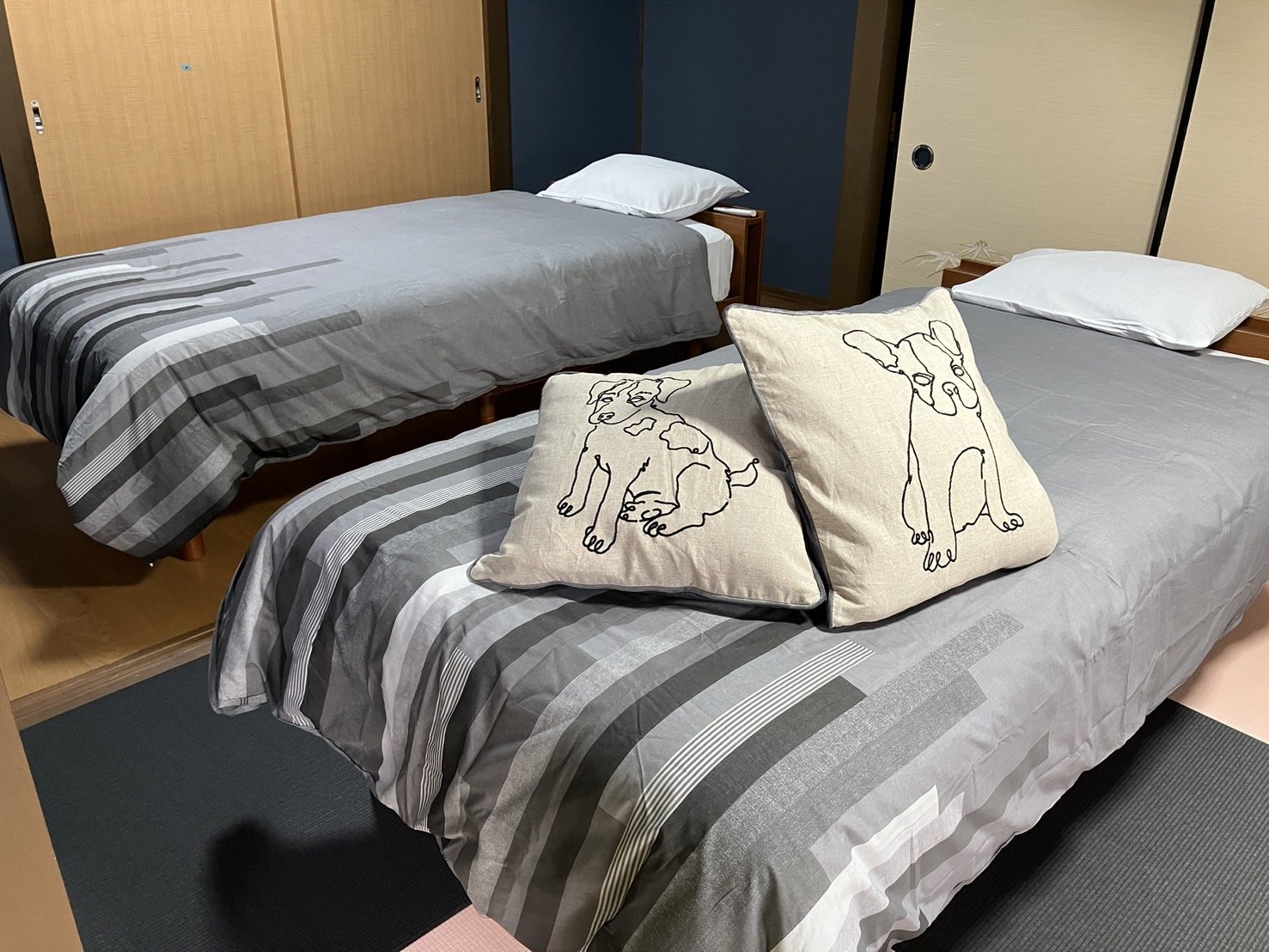 �x�b�h���[��