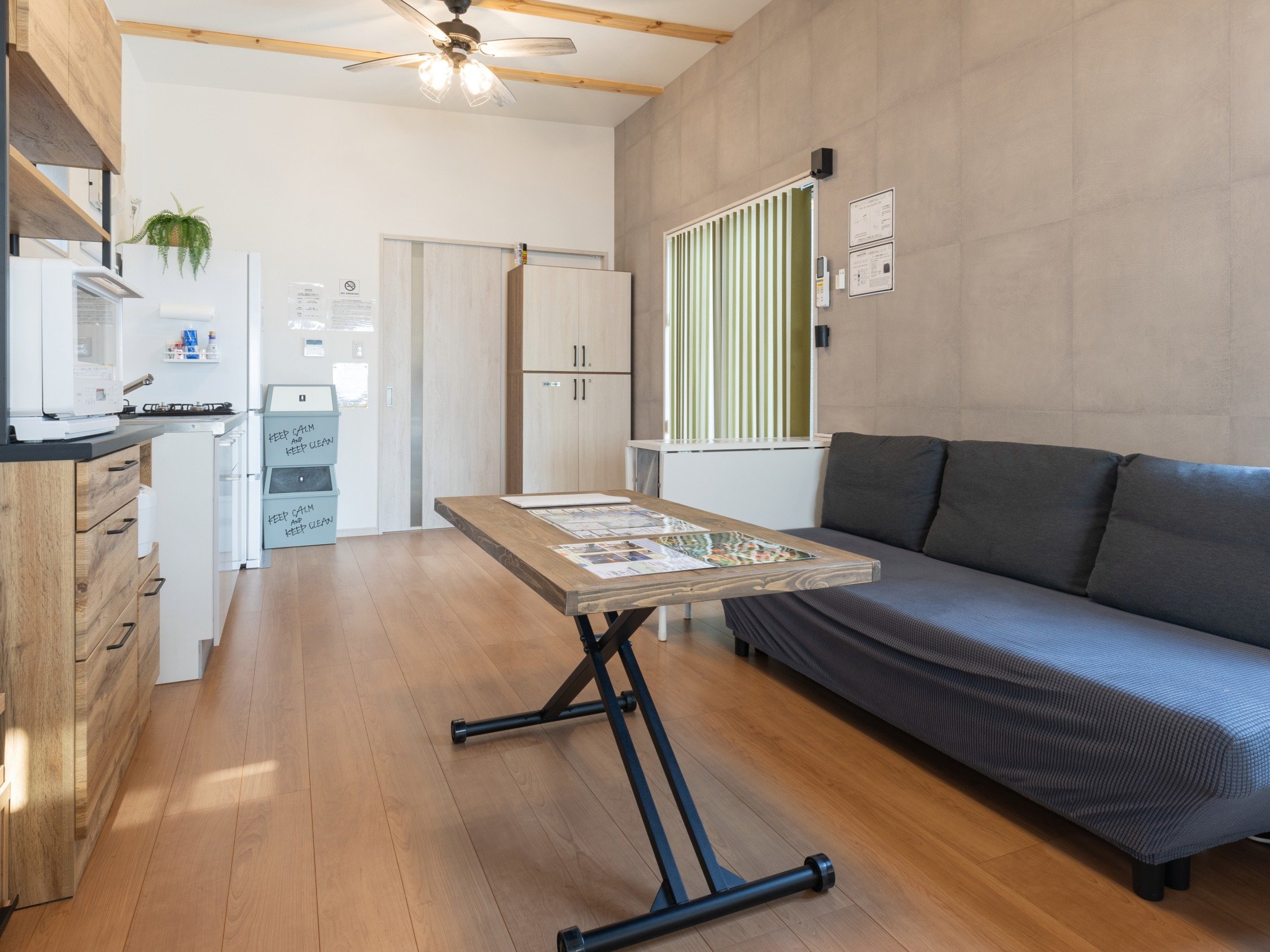 ���r���O