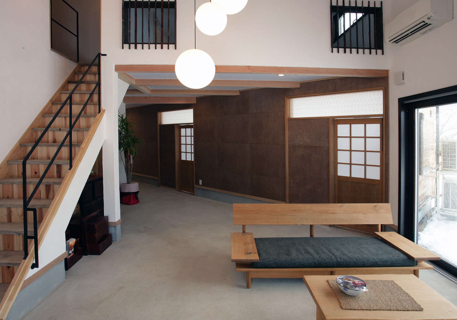 �G���g�����X�z�[��