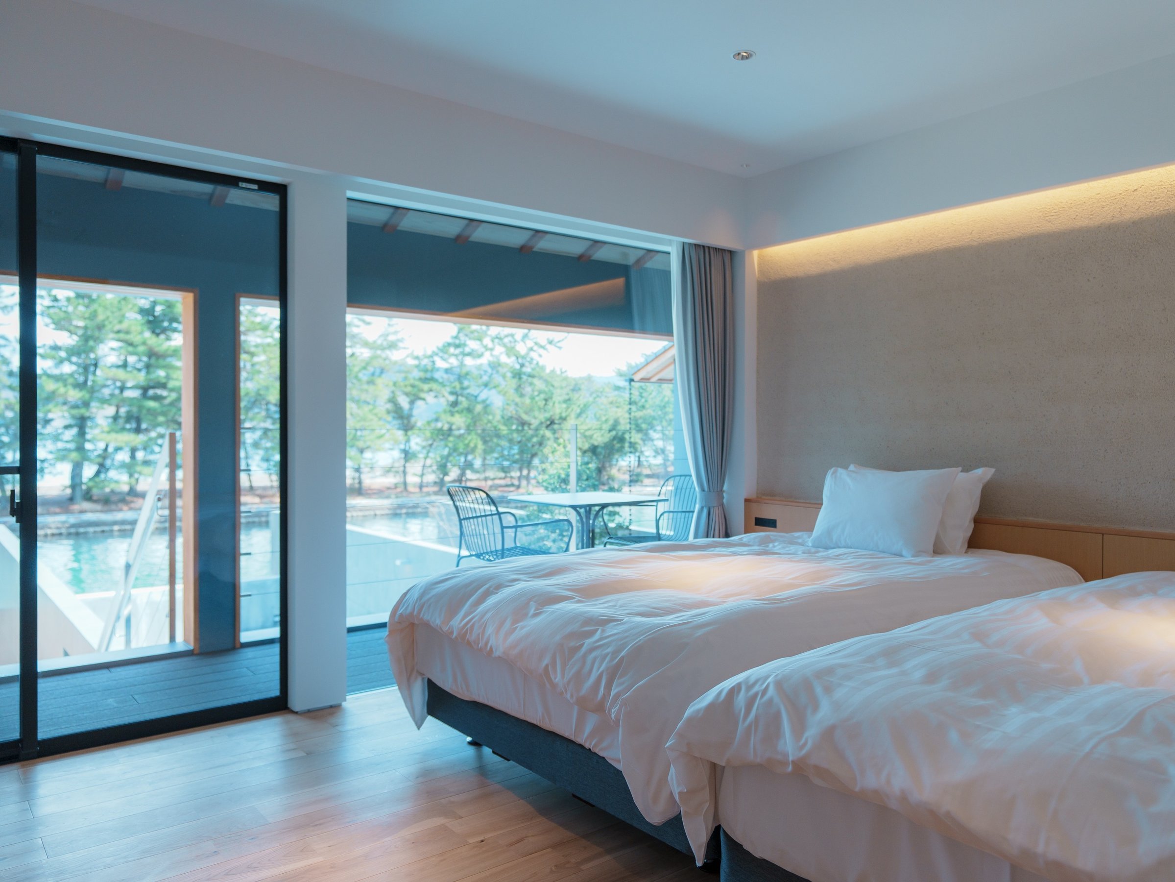 �ydawn�i�h�[���j�z�V�����Ɖ^�͂�]�ރe���X�t2�K�x�b�h���[���B