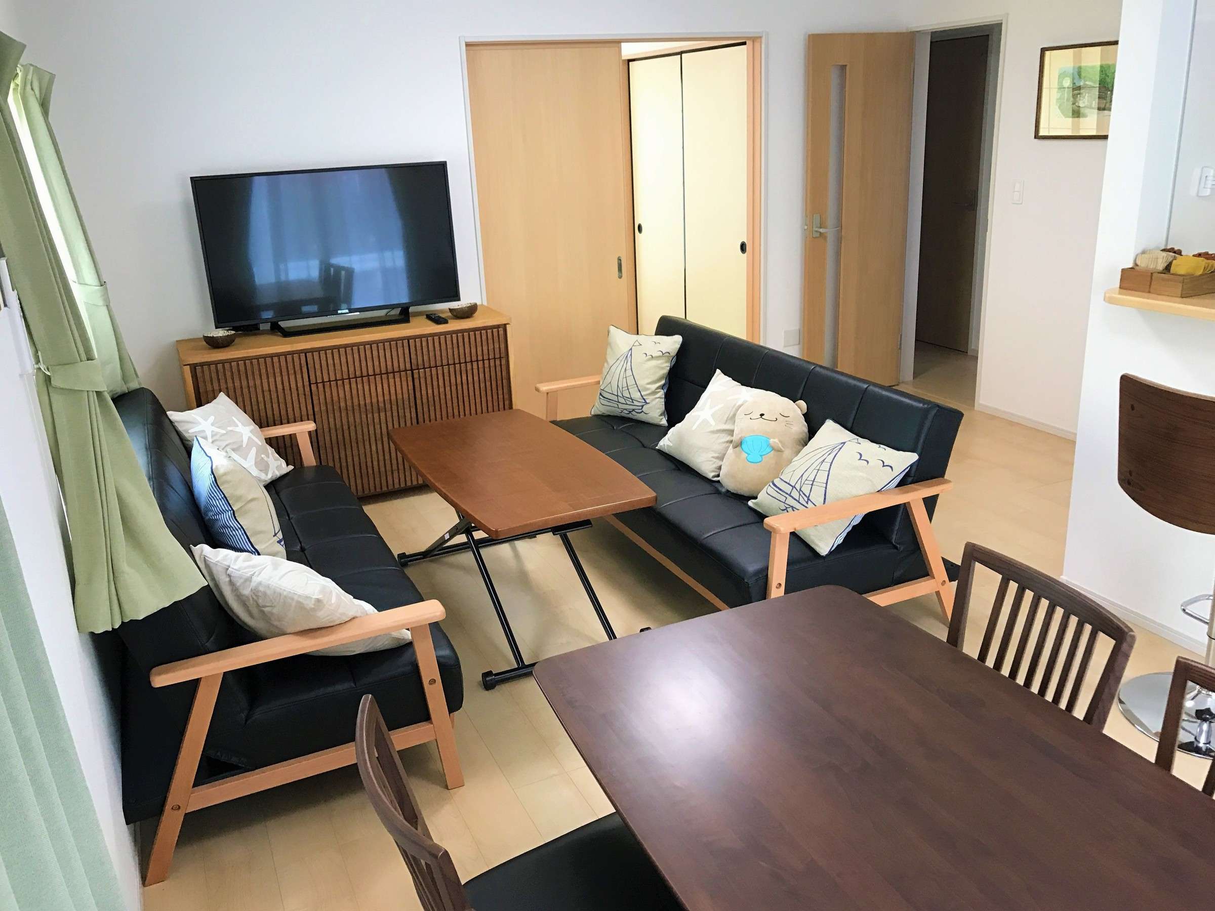 ���r���O���[���F49�^TV������