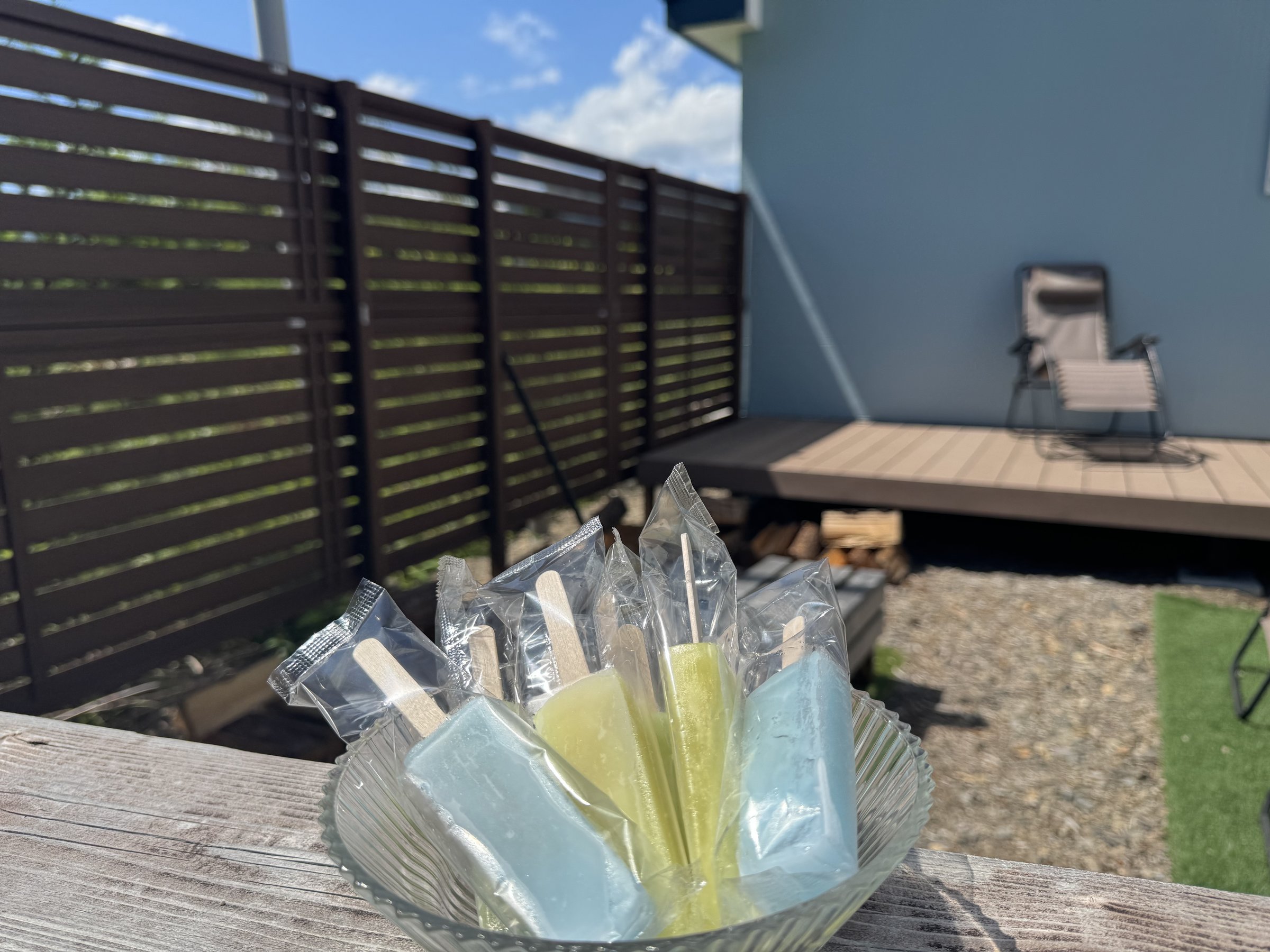 ق͑SGARIĂ1lЂƂAACXLfB[𖳗Ńv[gĂ܂B