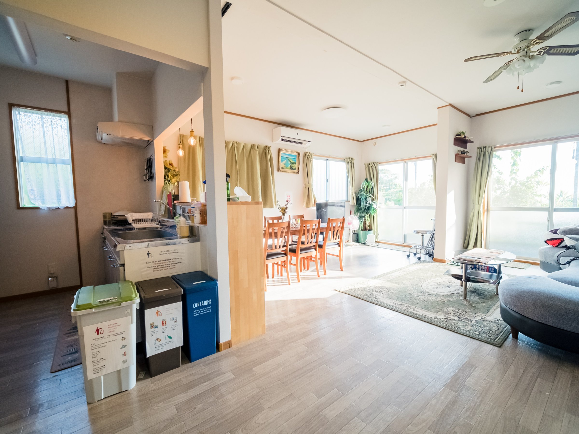 ���r���O