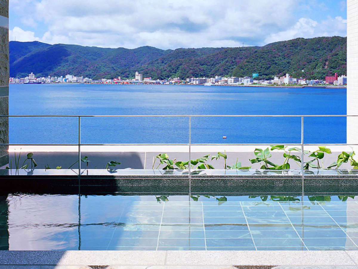 �V�Ɛΐl�H����̉������W�]�I�V���C