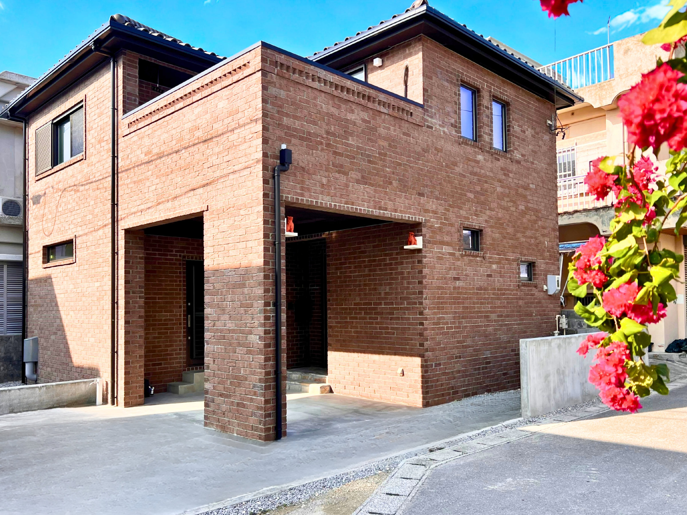 �O��