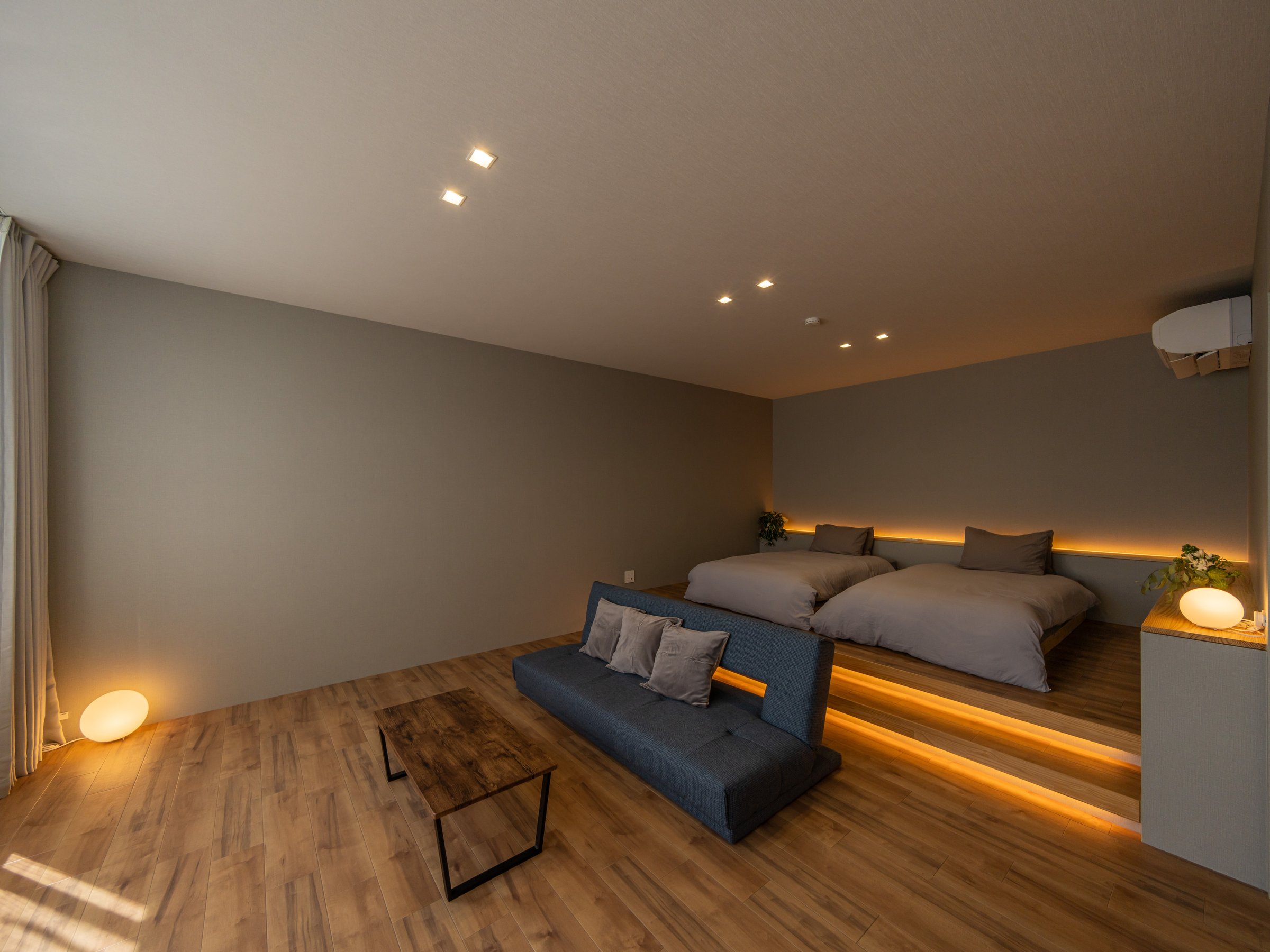 ���r���O