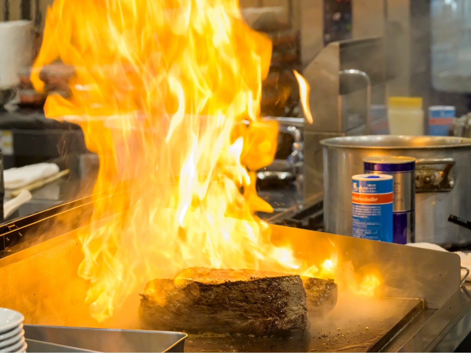 ���C�u�L�b�`���ŏĂ����ẴX�e�[�L�𖞋i�IKITCHEN TSUKIOKA